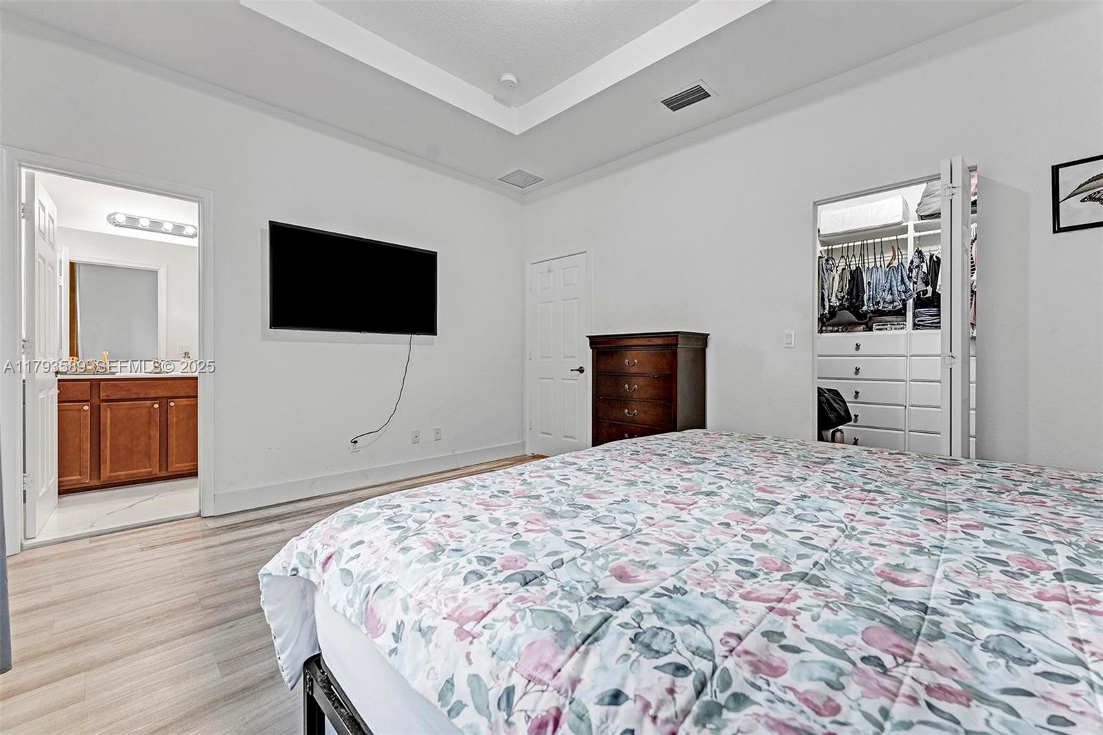 5301 Ellery Terrace