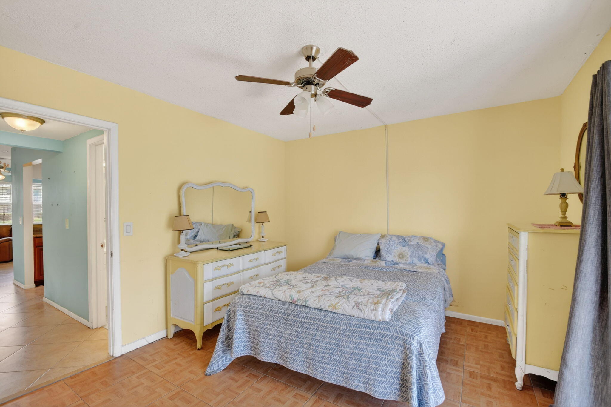 370 Horizon Street E