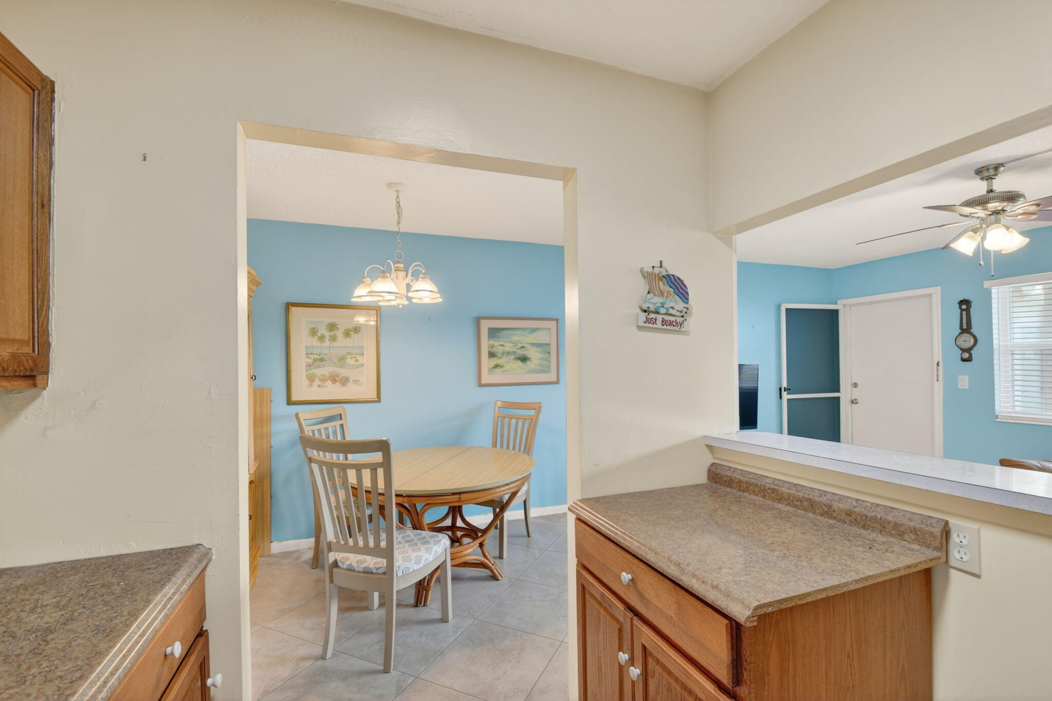 370 Horizon Street E