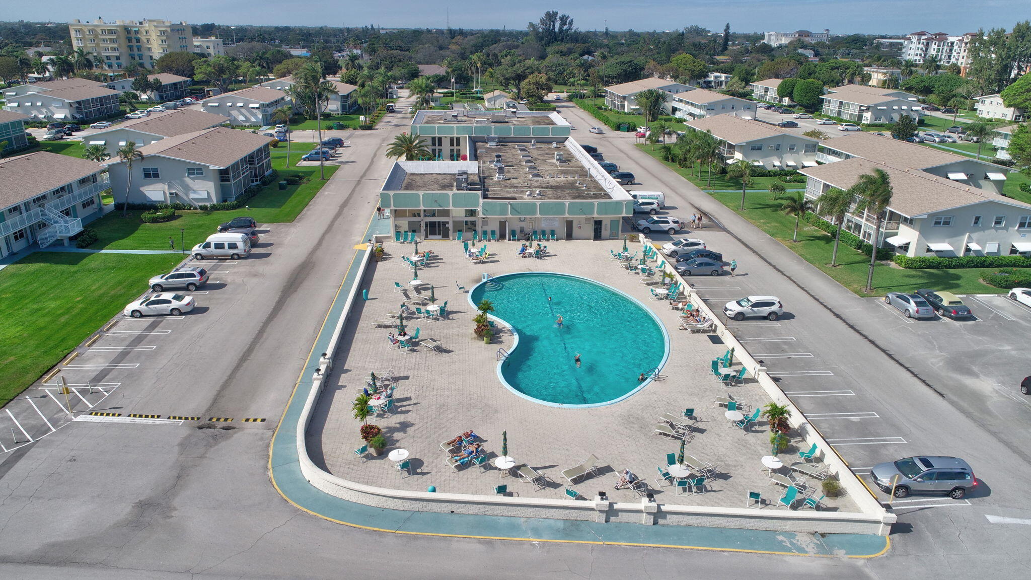 370 Horizon Street E