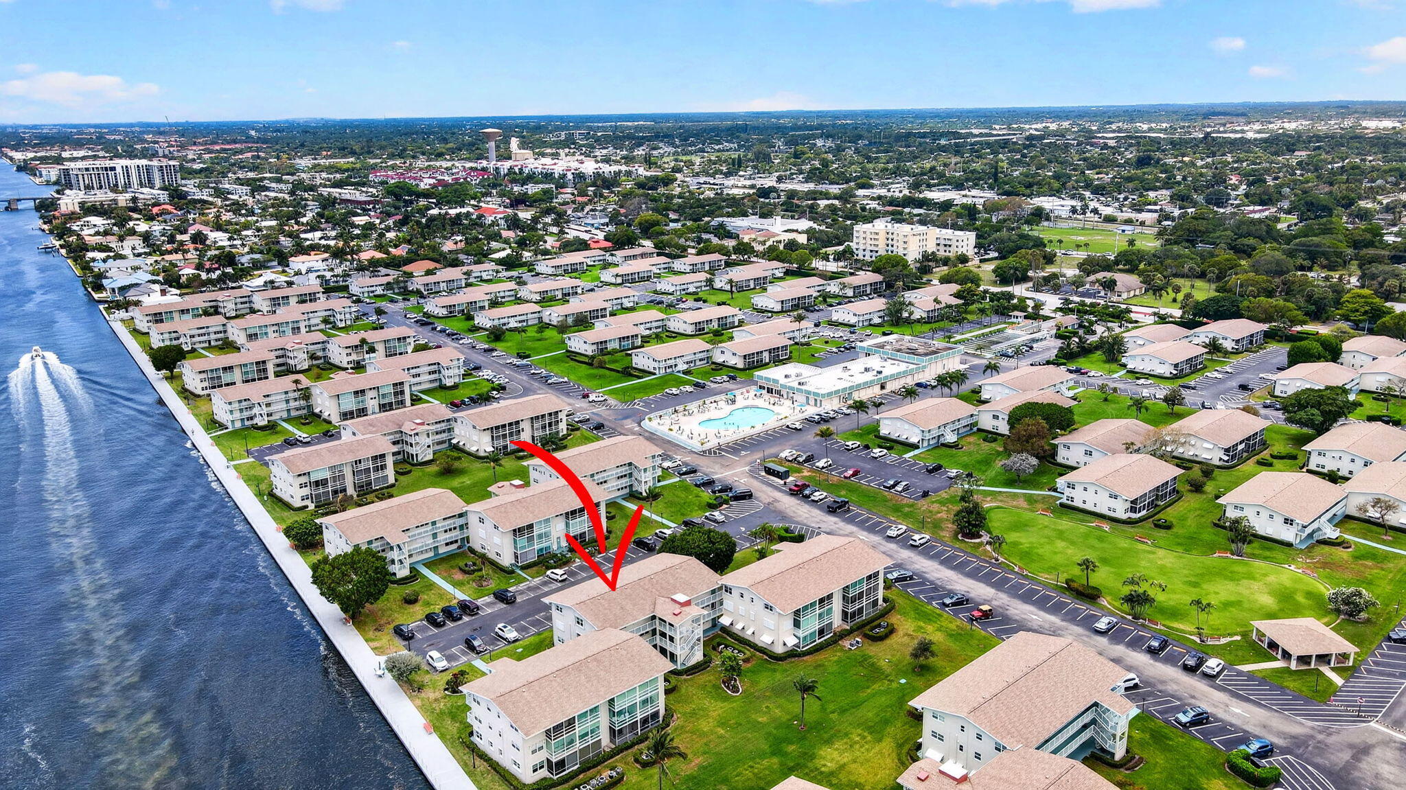 370 Horizon Street E