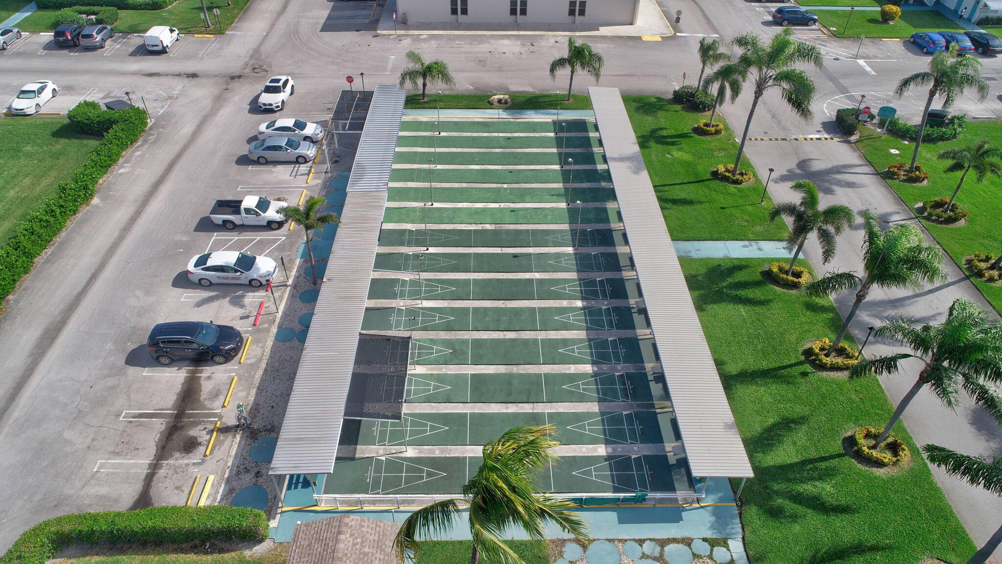 370 Horizon Street E