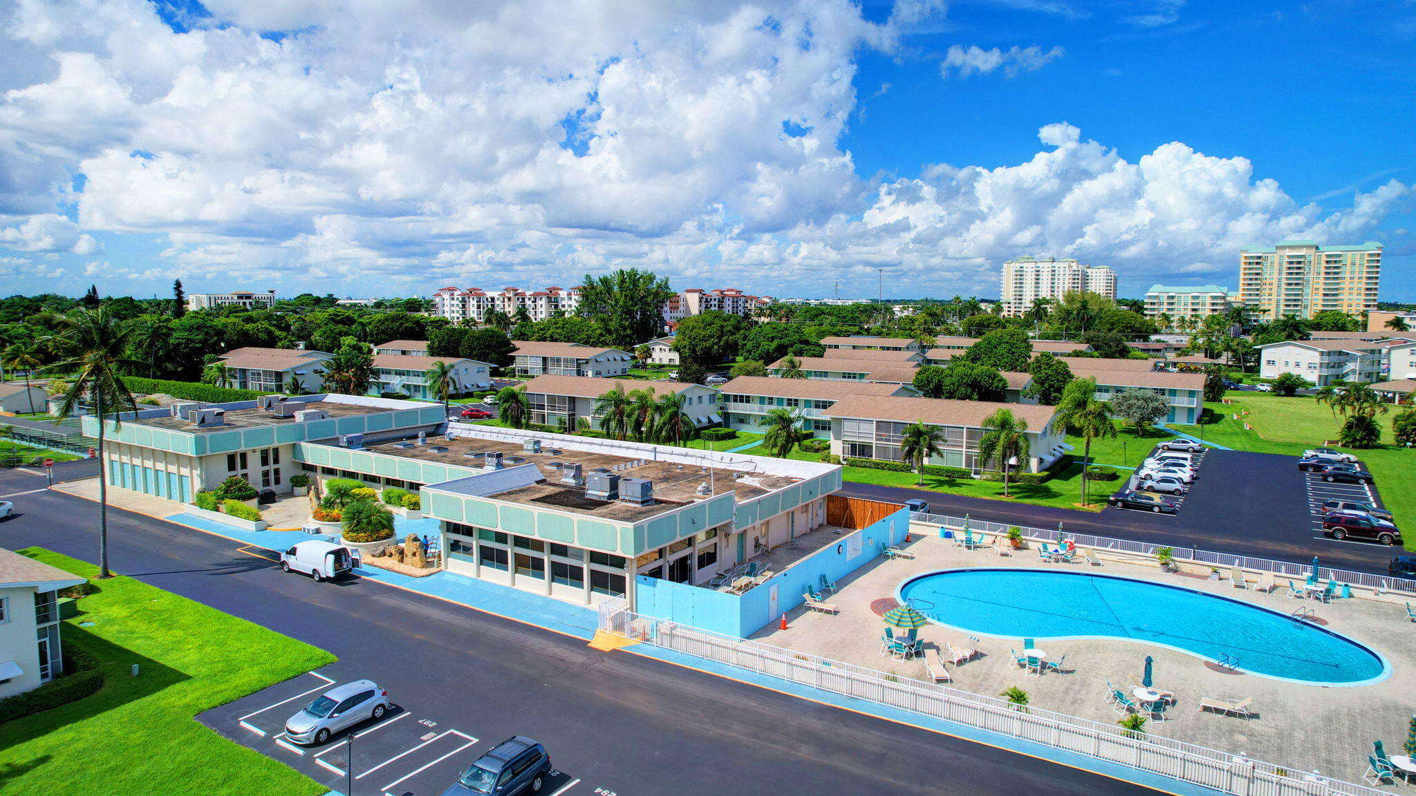 370 Horizon Street E