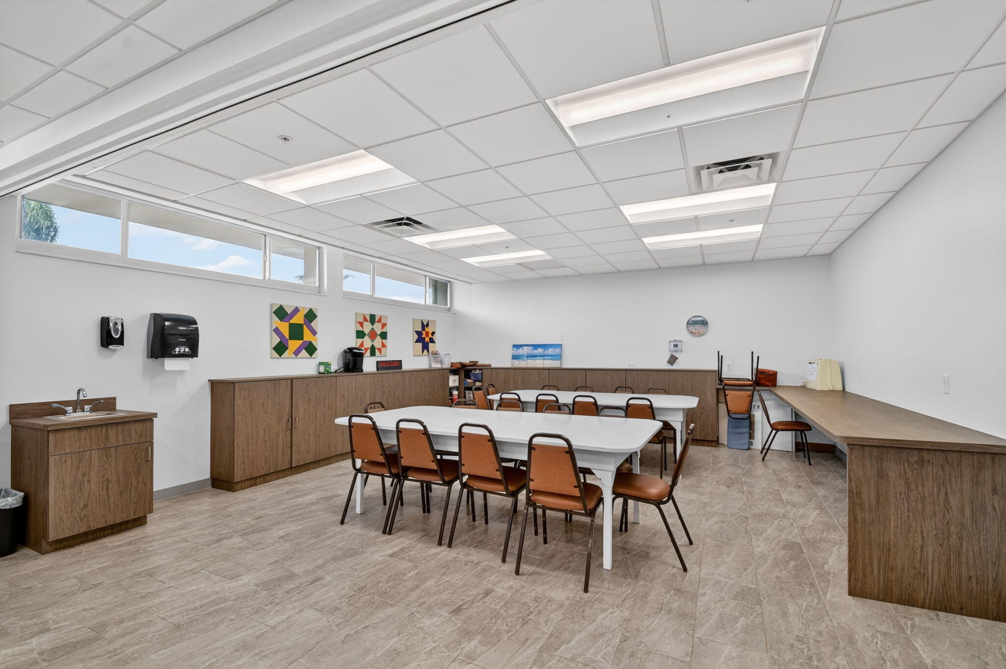 370 Horizon Street E