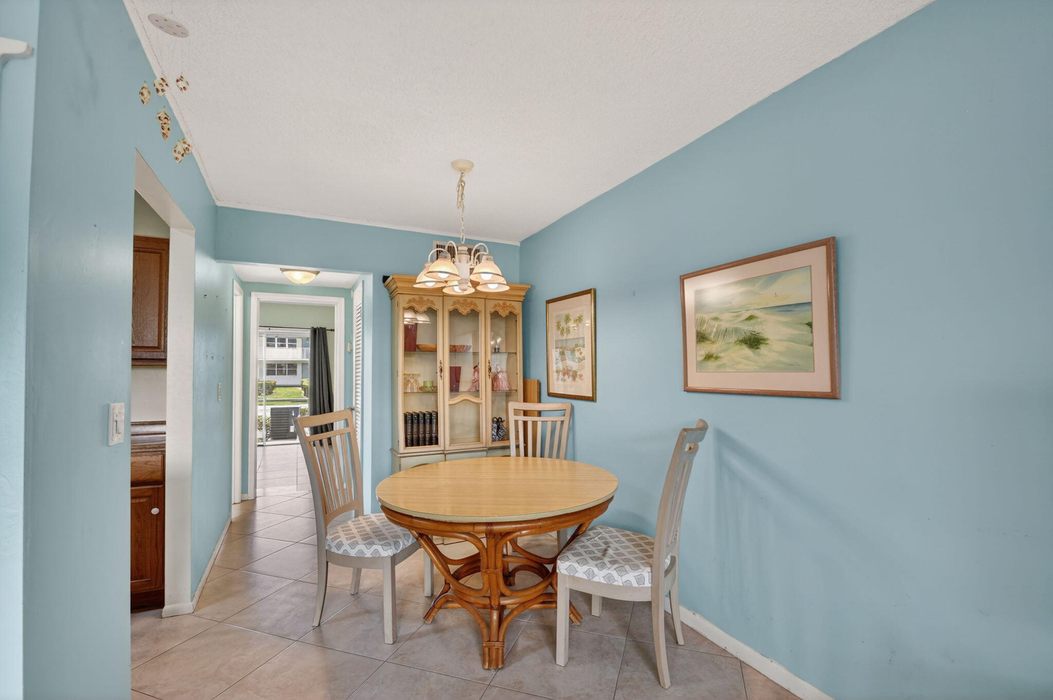370 Horizon Street E