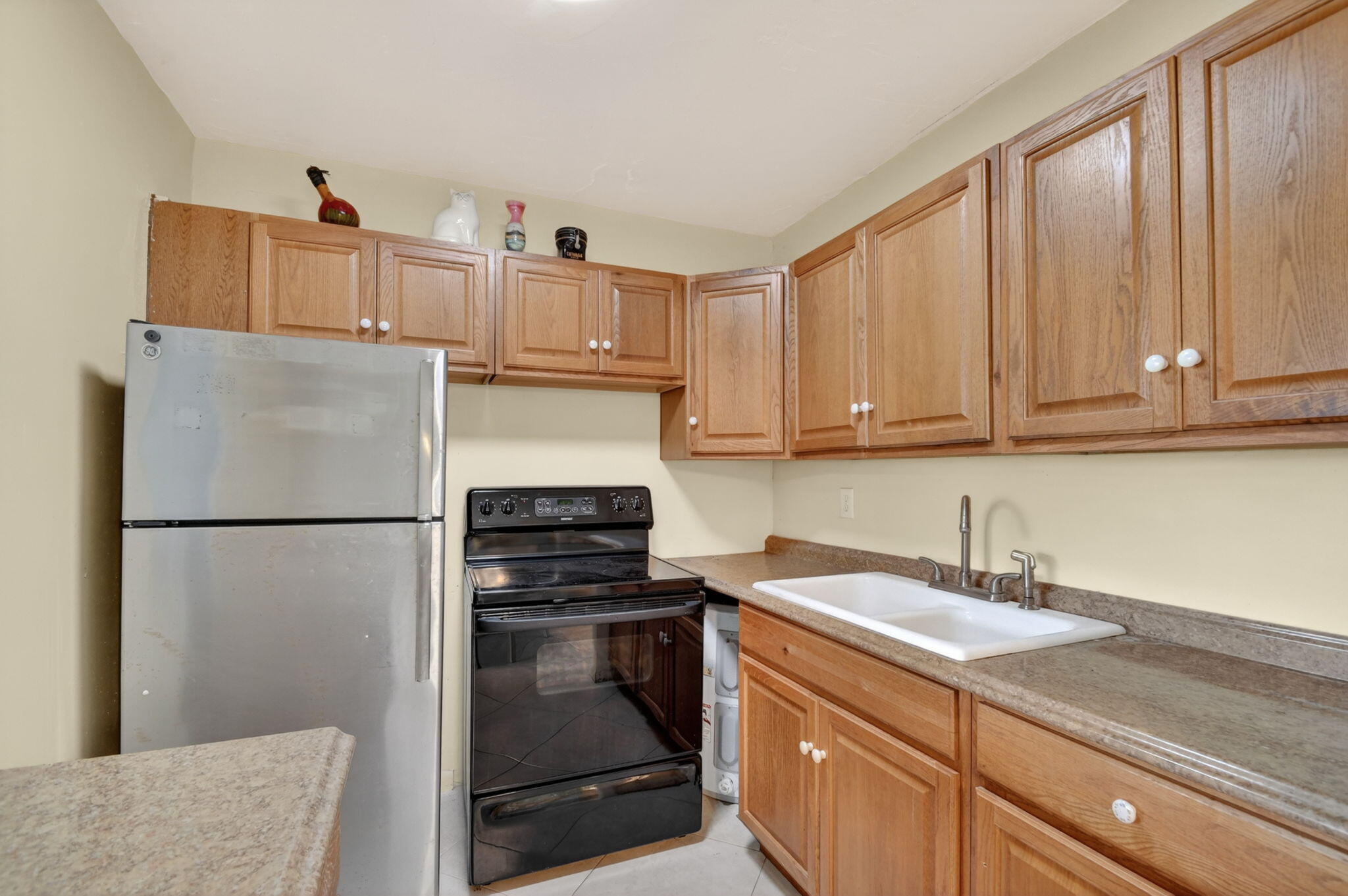370 Horizon Street E