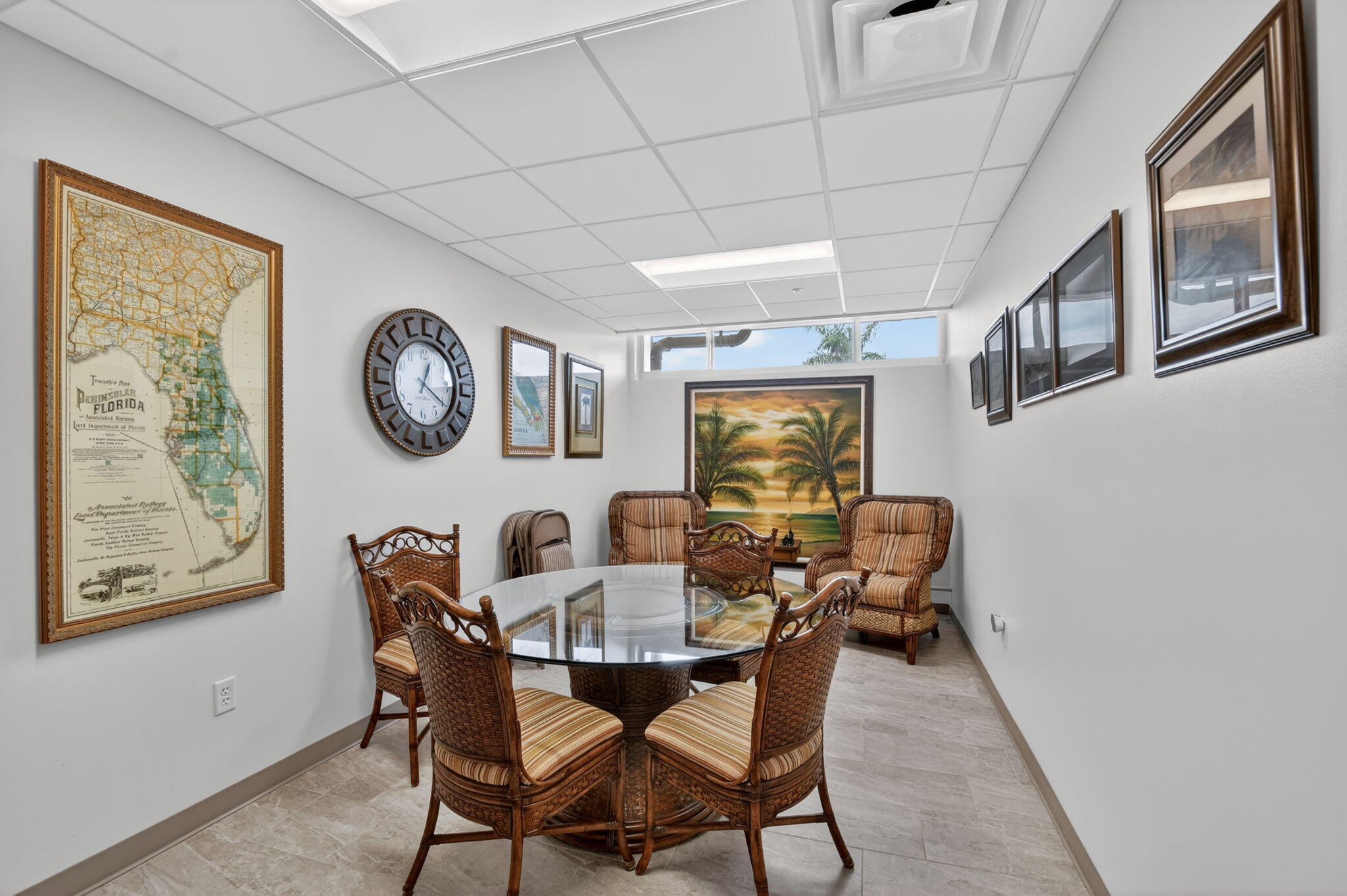 370 Horizon Street E