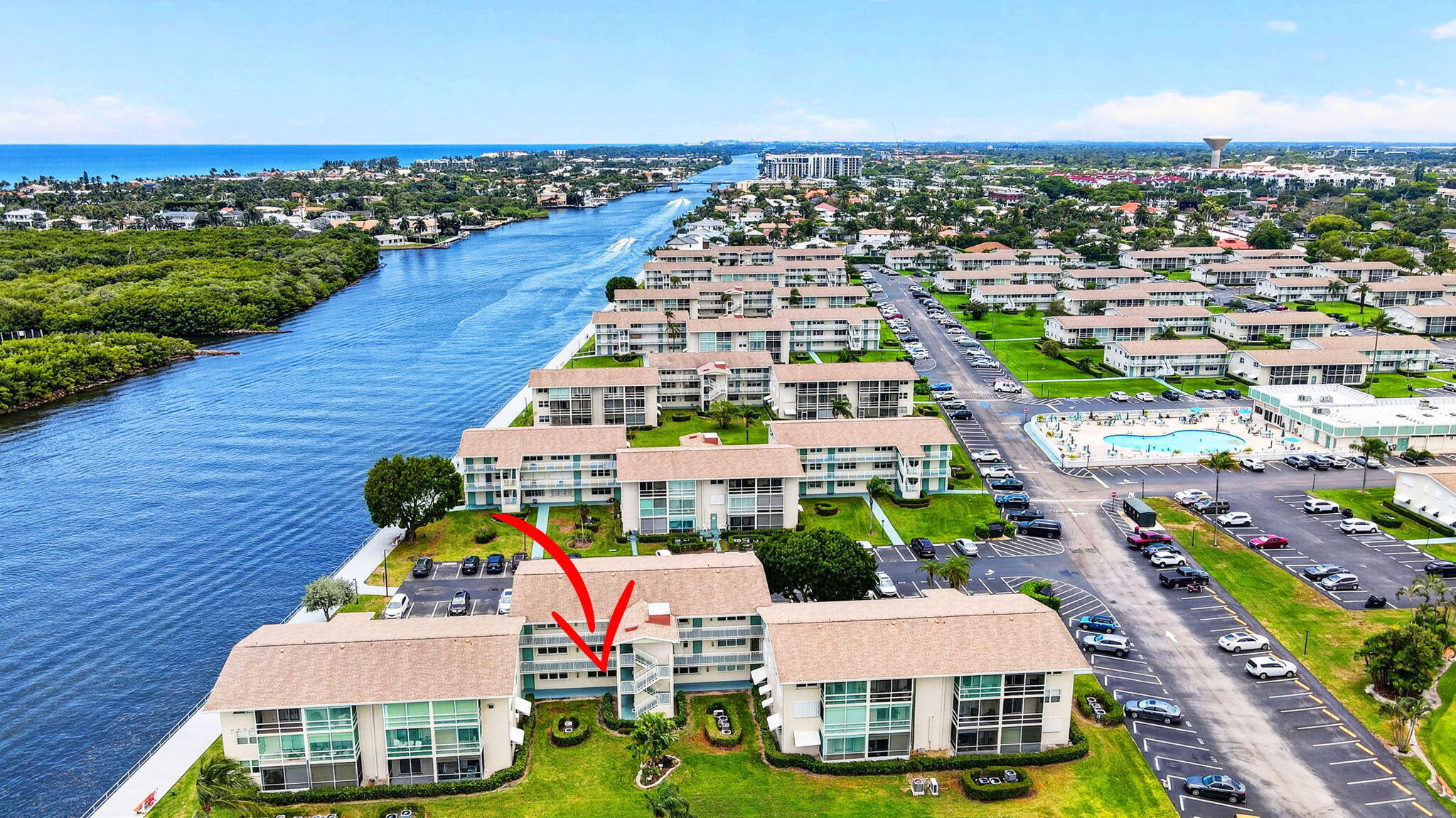 370 Horizon Street E
