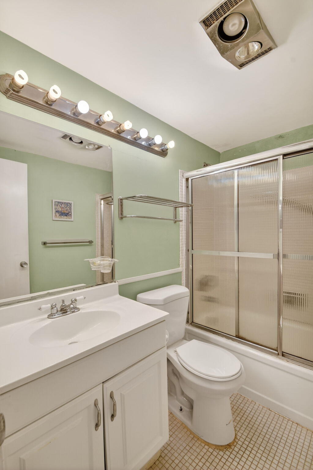 370 Horizon Street E