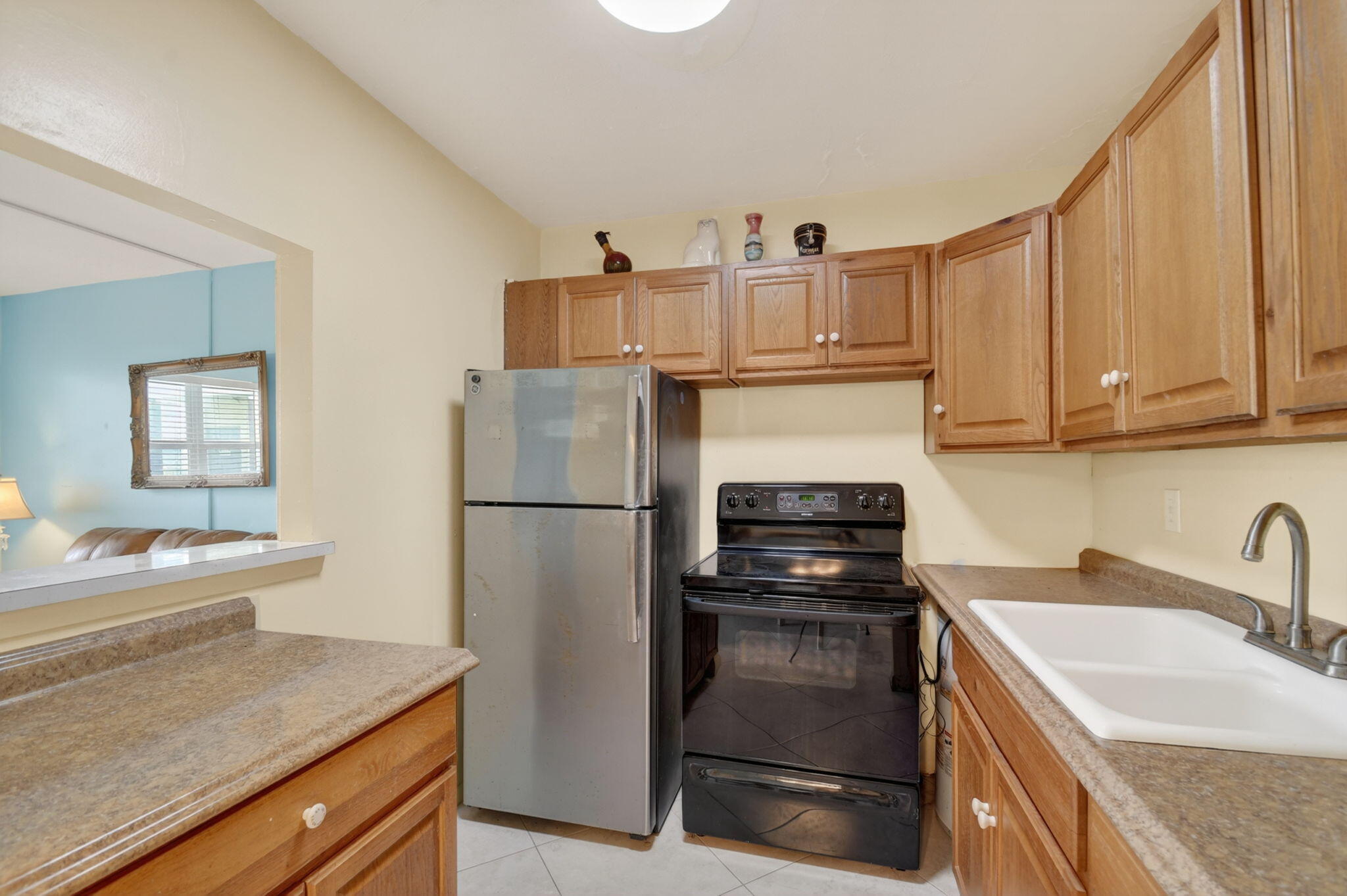 370 Horizon Street E