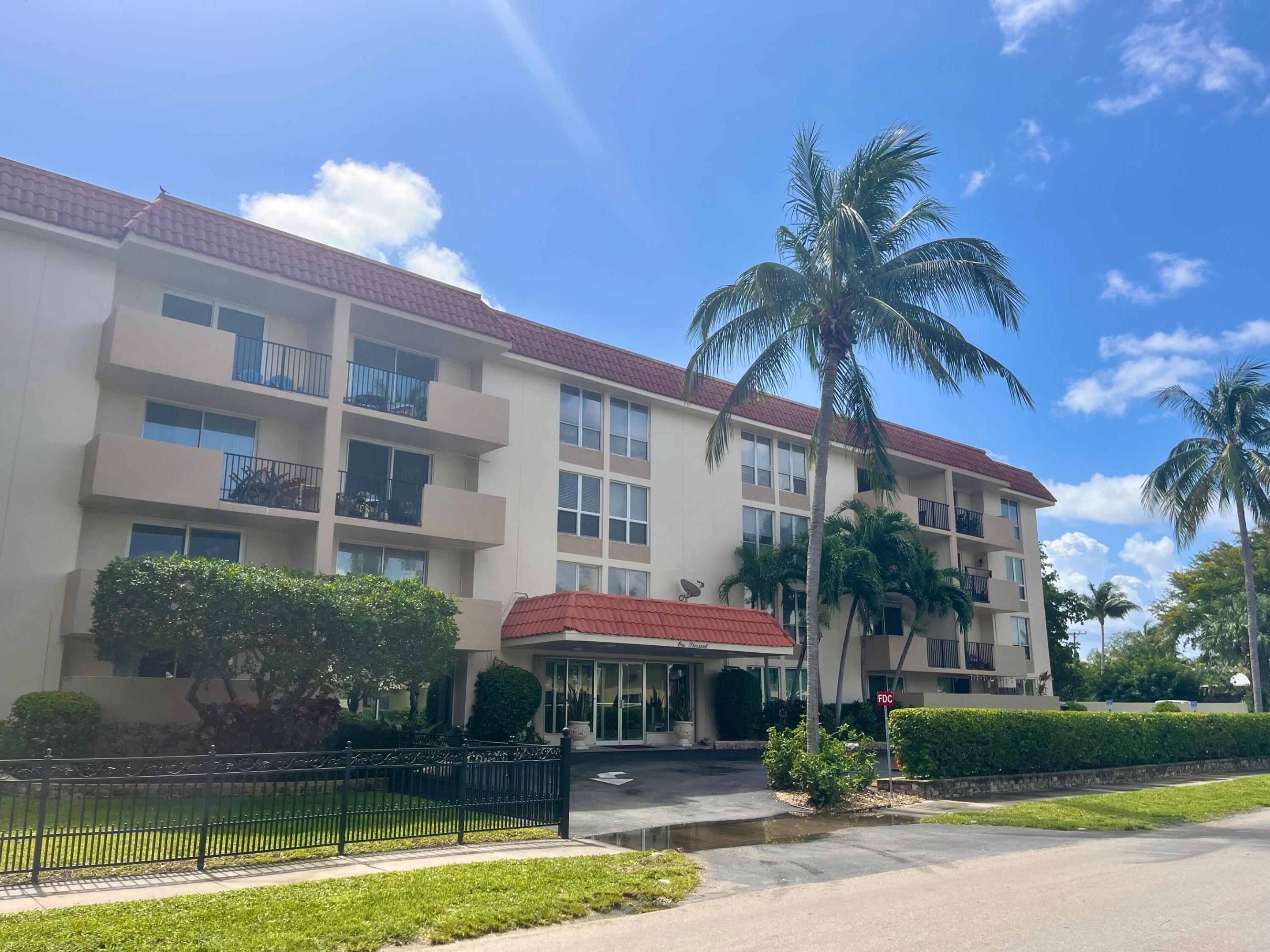 1000 Spanish River Road 1f