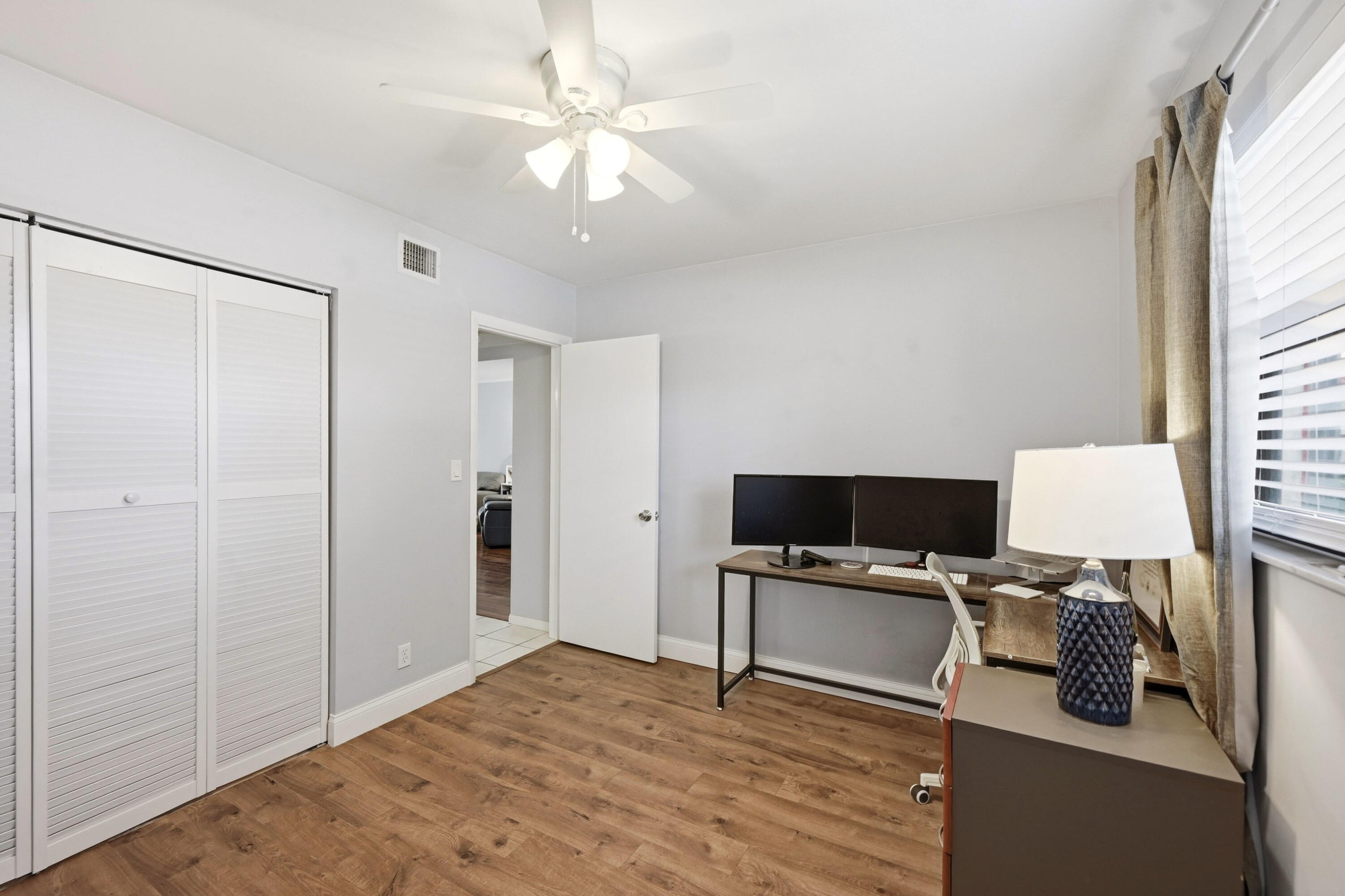 2181 Woolbright Road N106