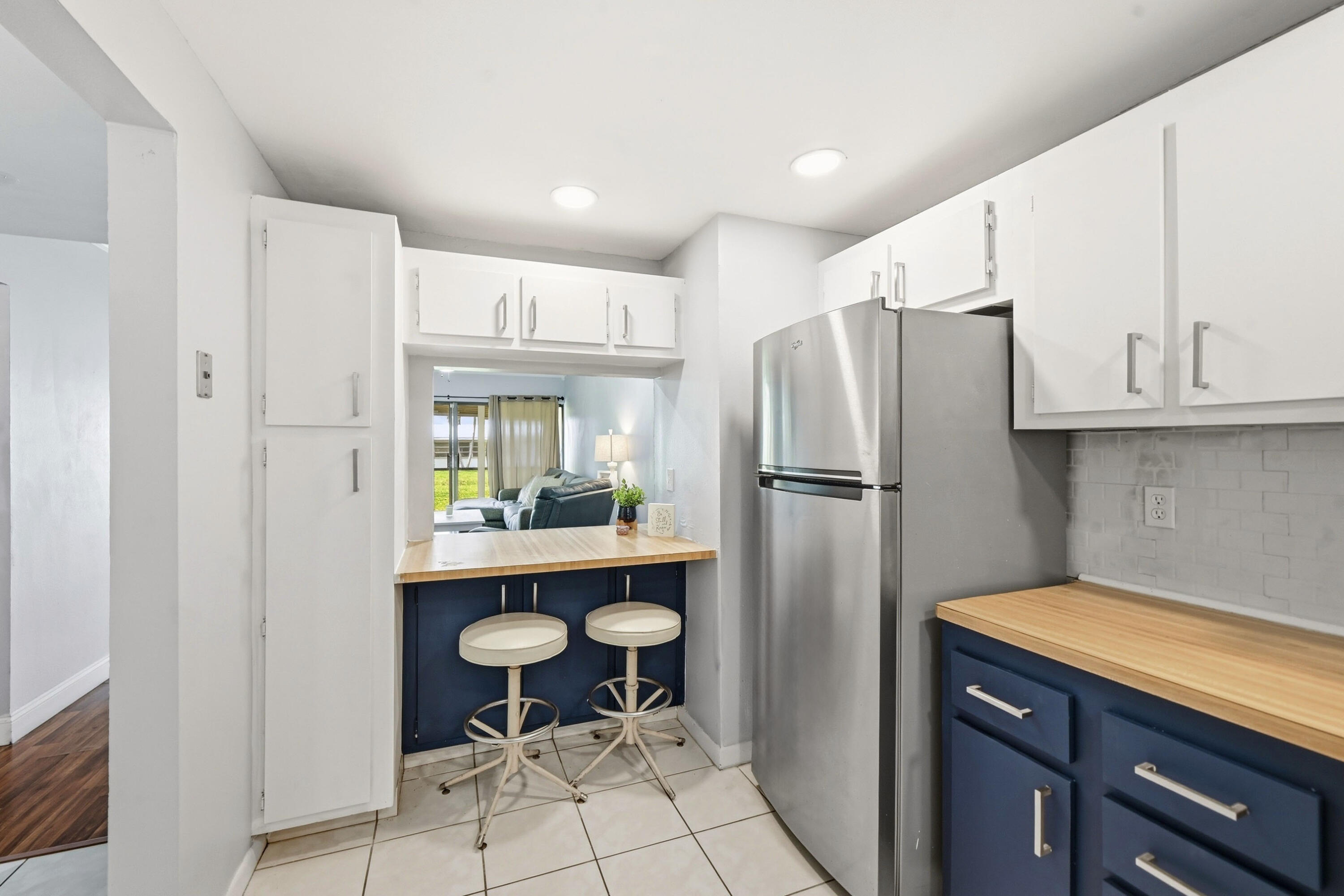 2181 Woolbright Road N106