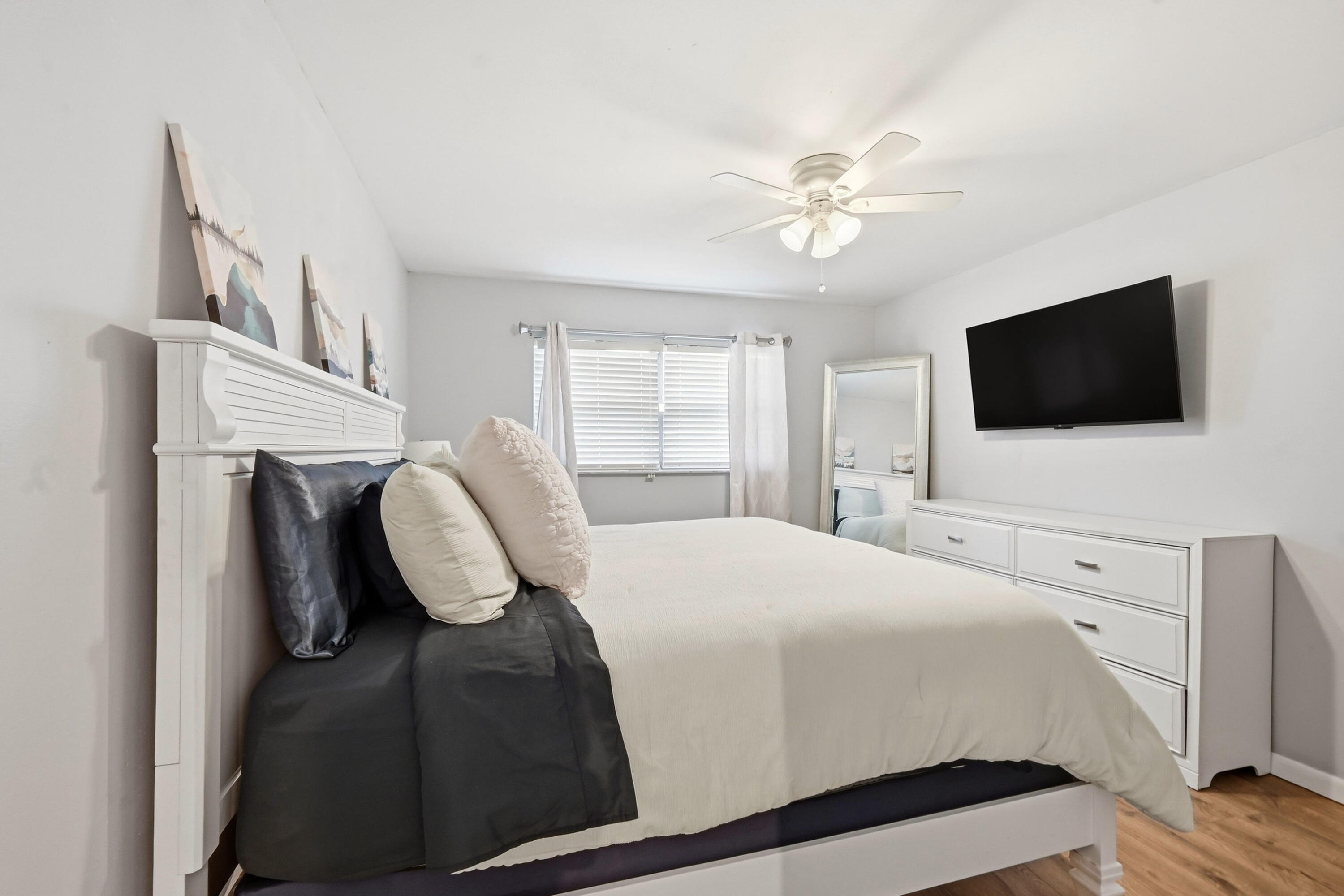 2181 Woolbright Road N106