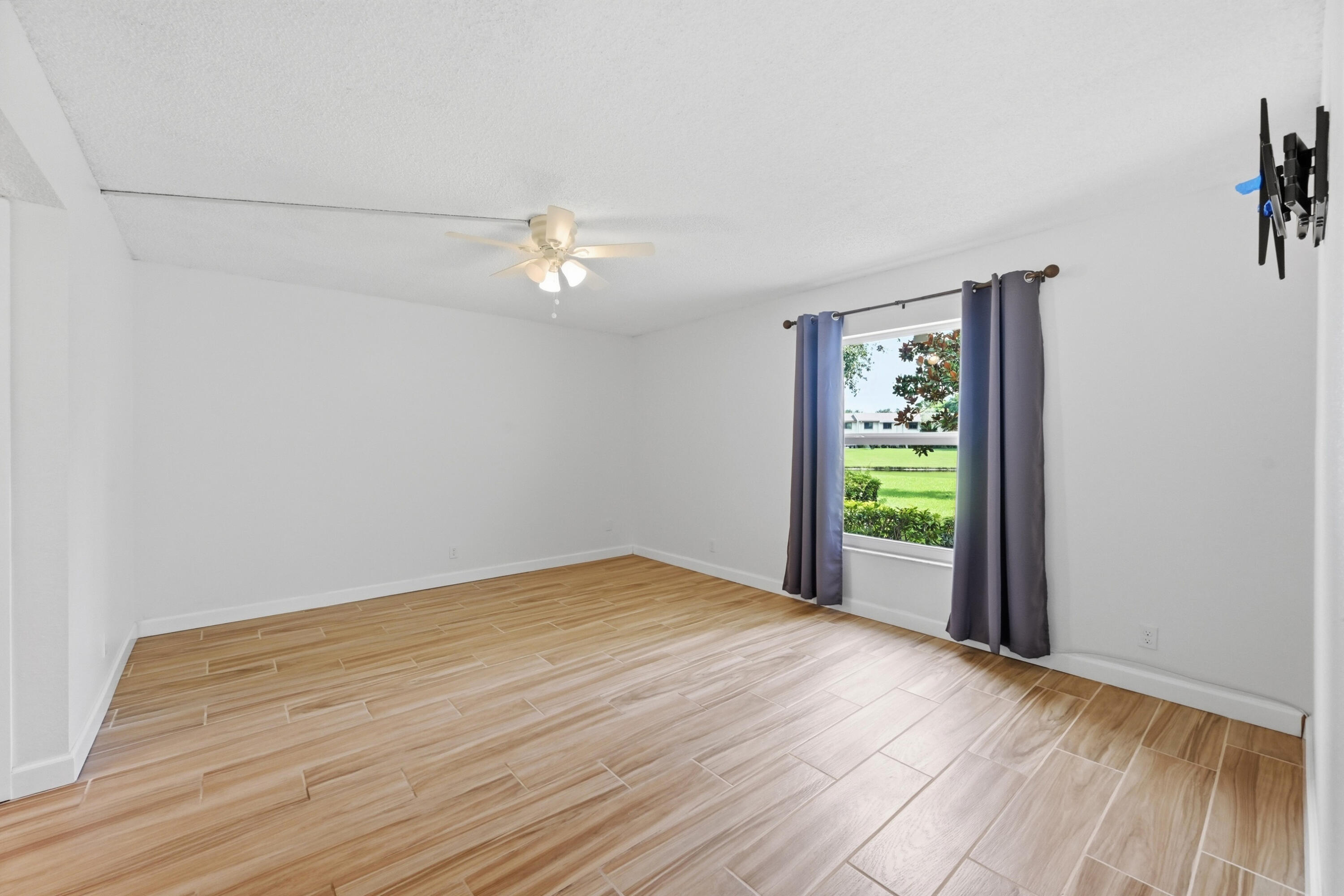 2805 CASITA Way 112