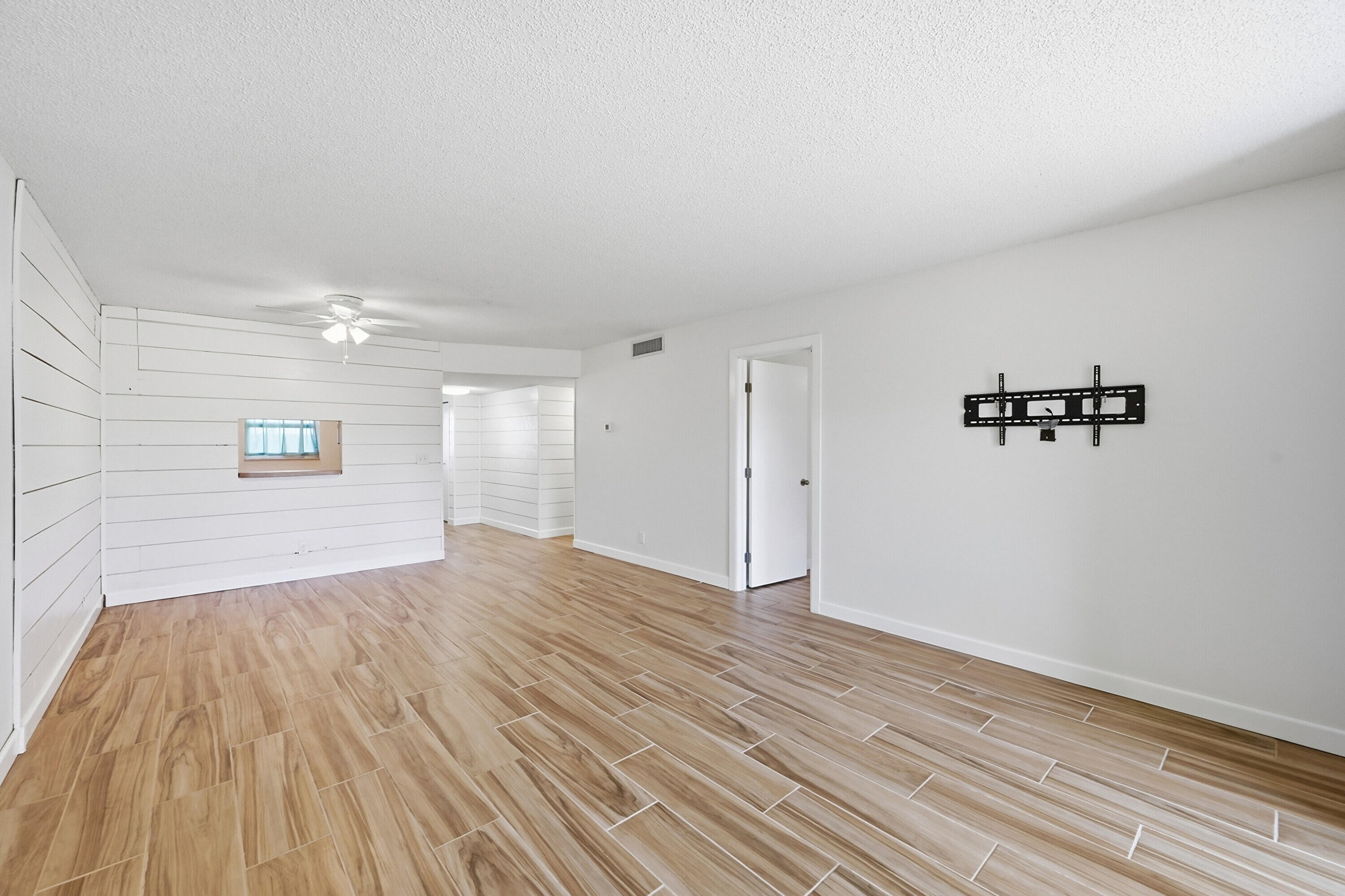 2805 CASITA Way 112