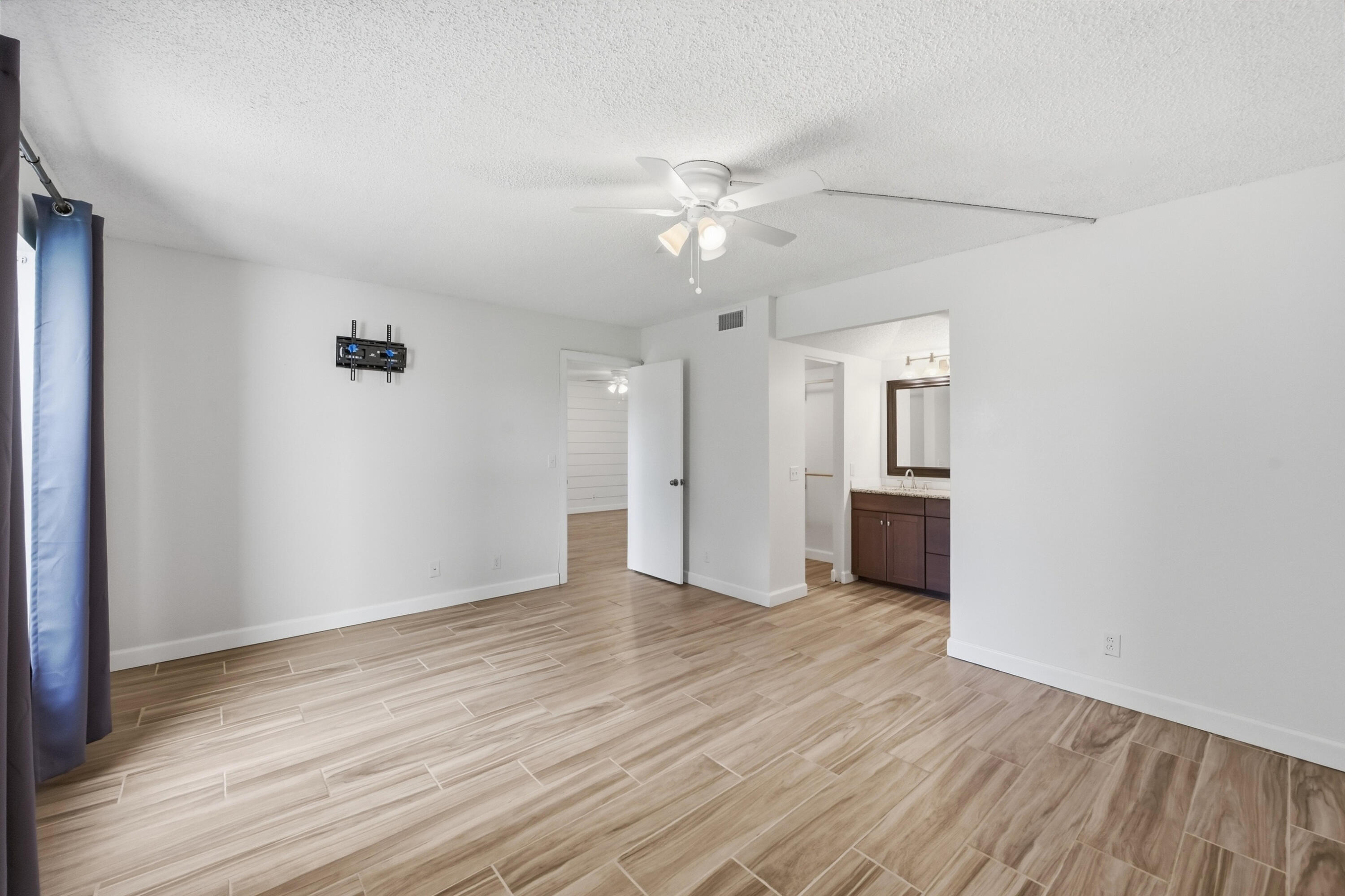 2805 CASITA Way 112