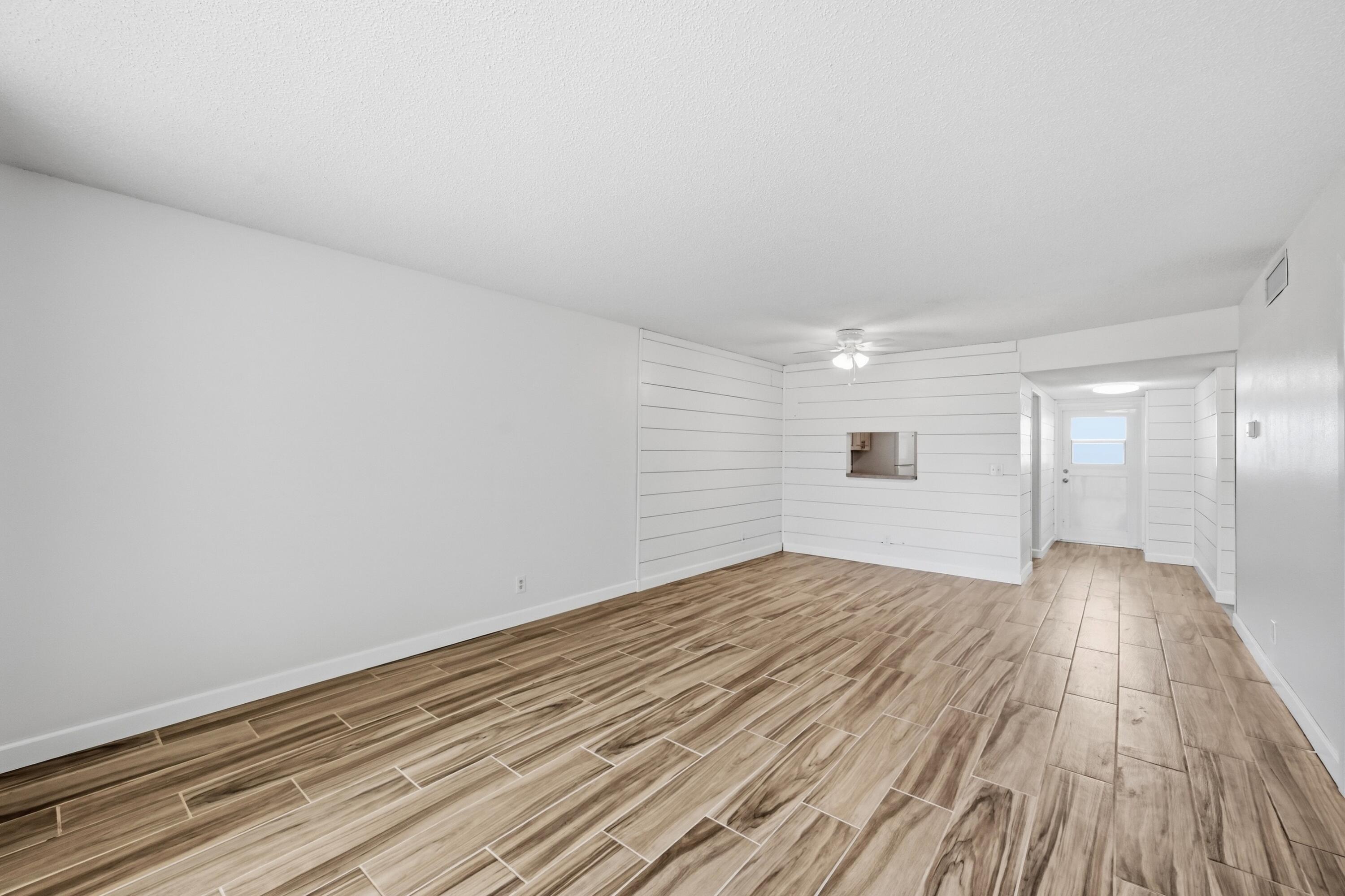 2805 CASITA Way 112