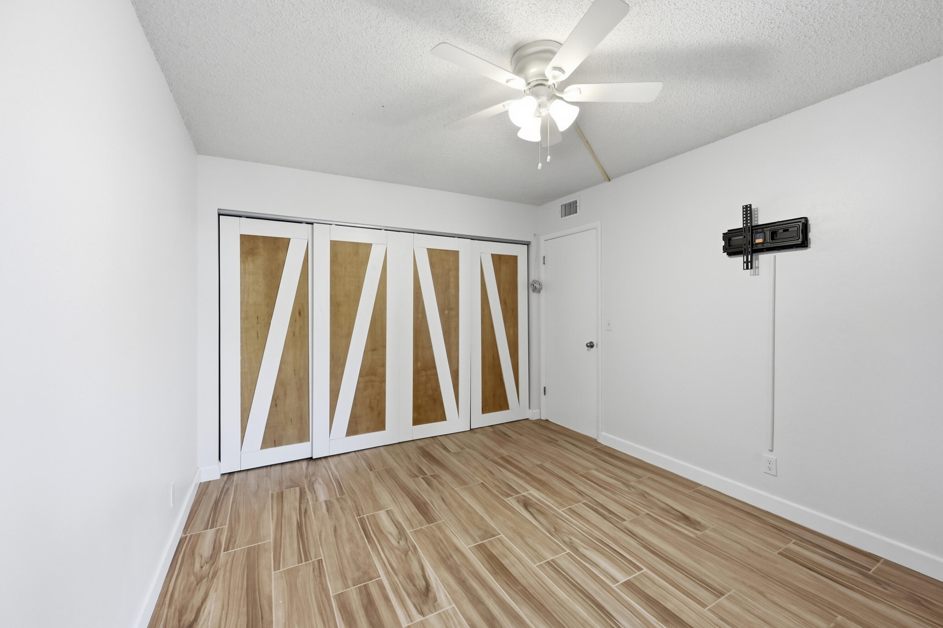 2805 CASITA Way 112