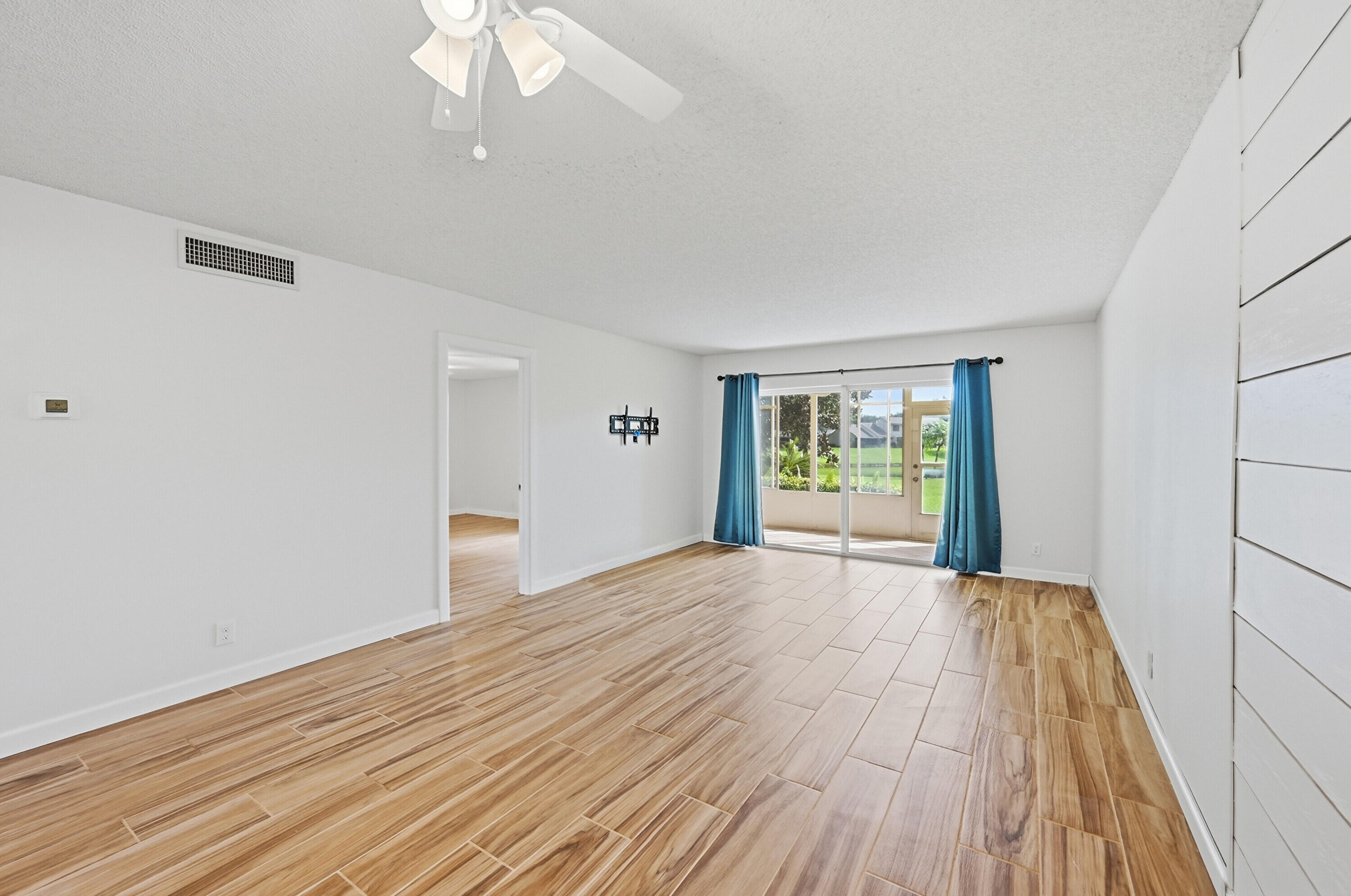 2805 CASITA Way 112