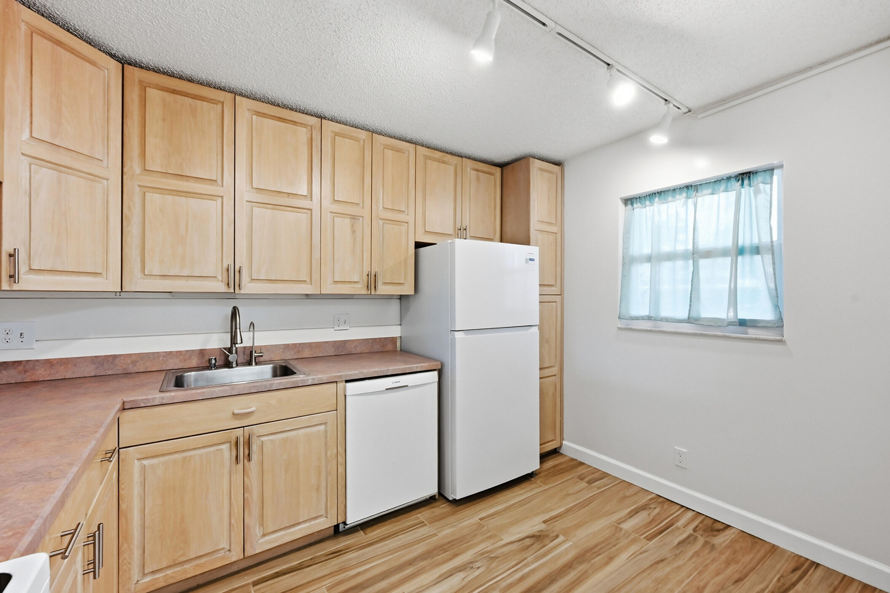 2805 CASITA Way 112