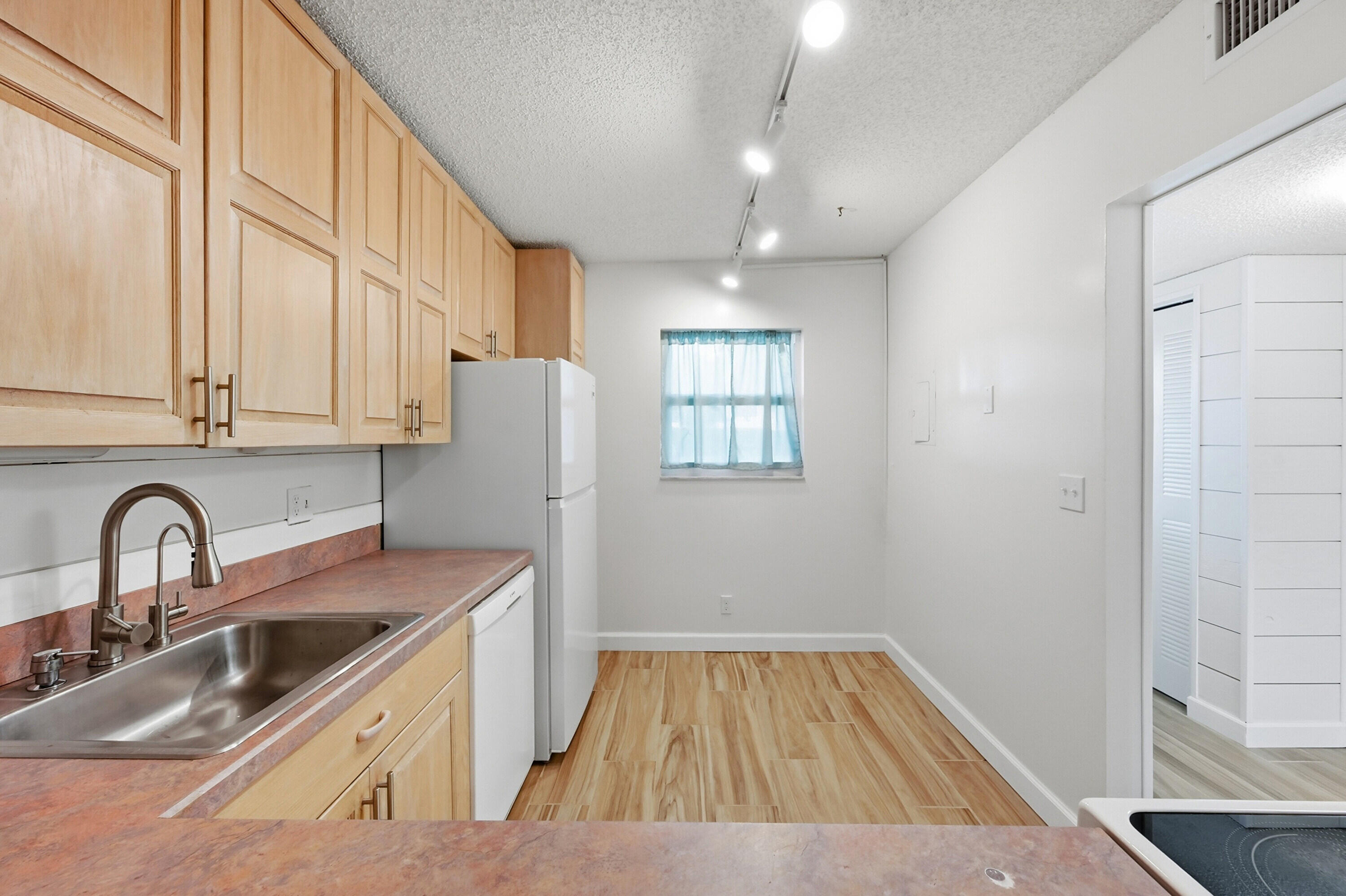 2805 CASITA Way 112
