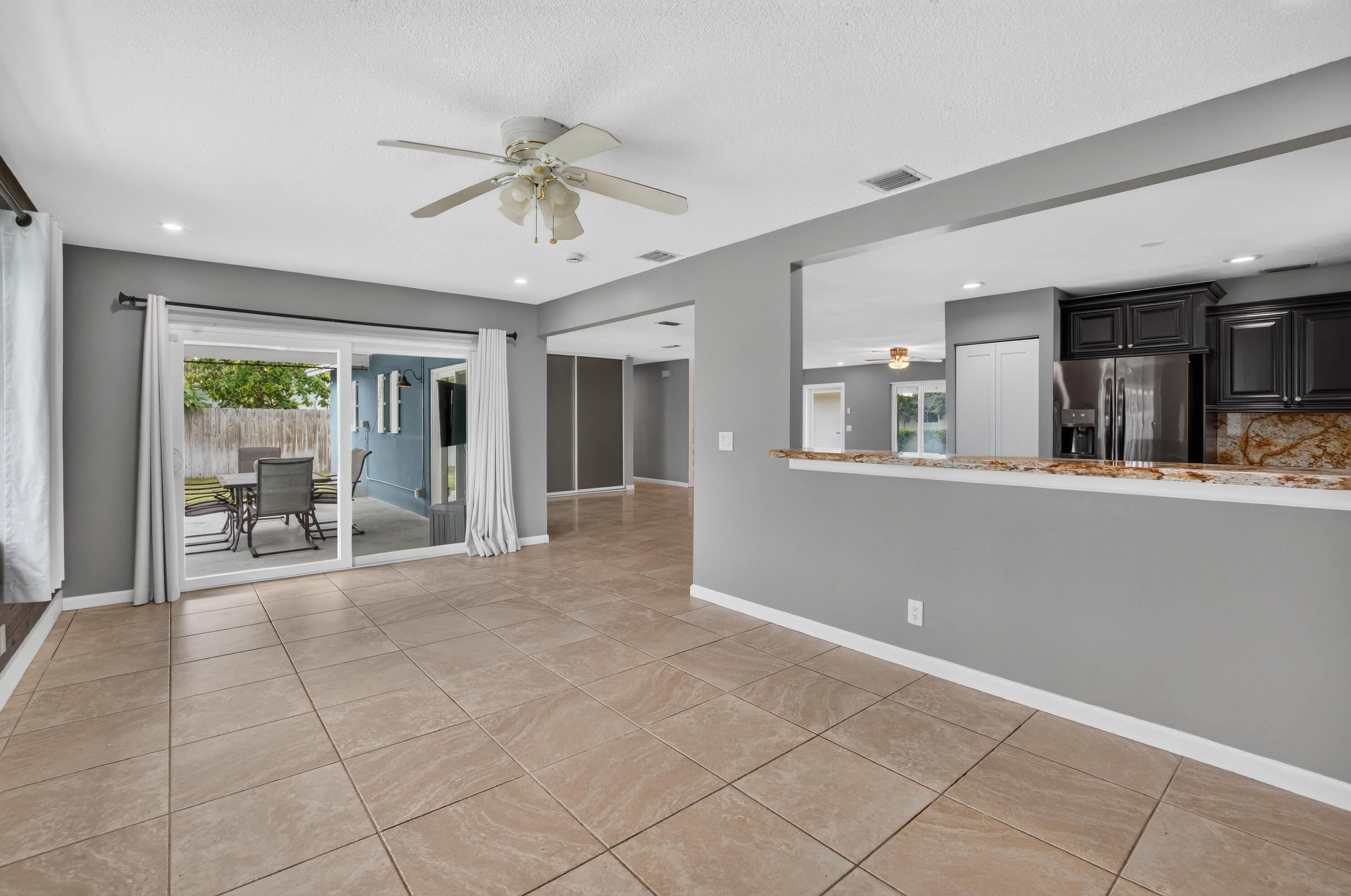 1023 SW 25TH Place