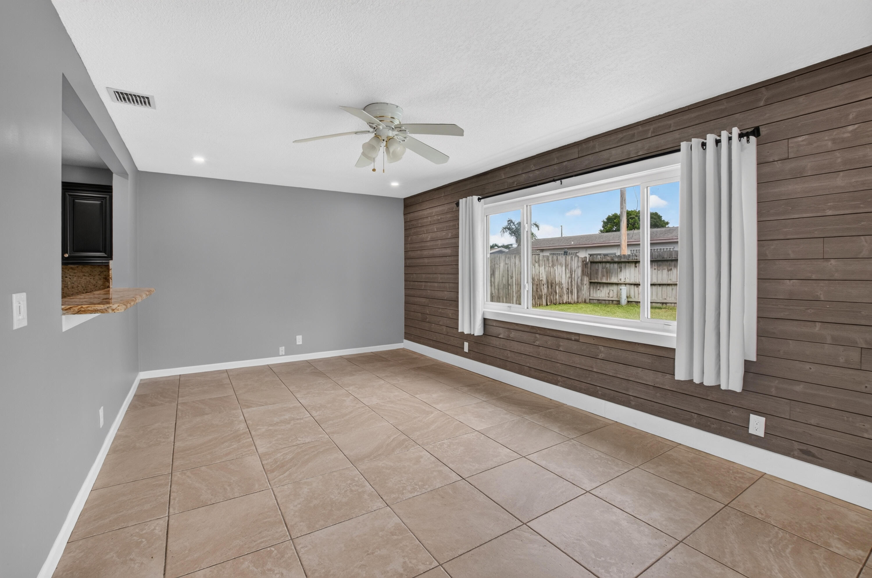 1023 SW 25TH Place