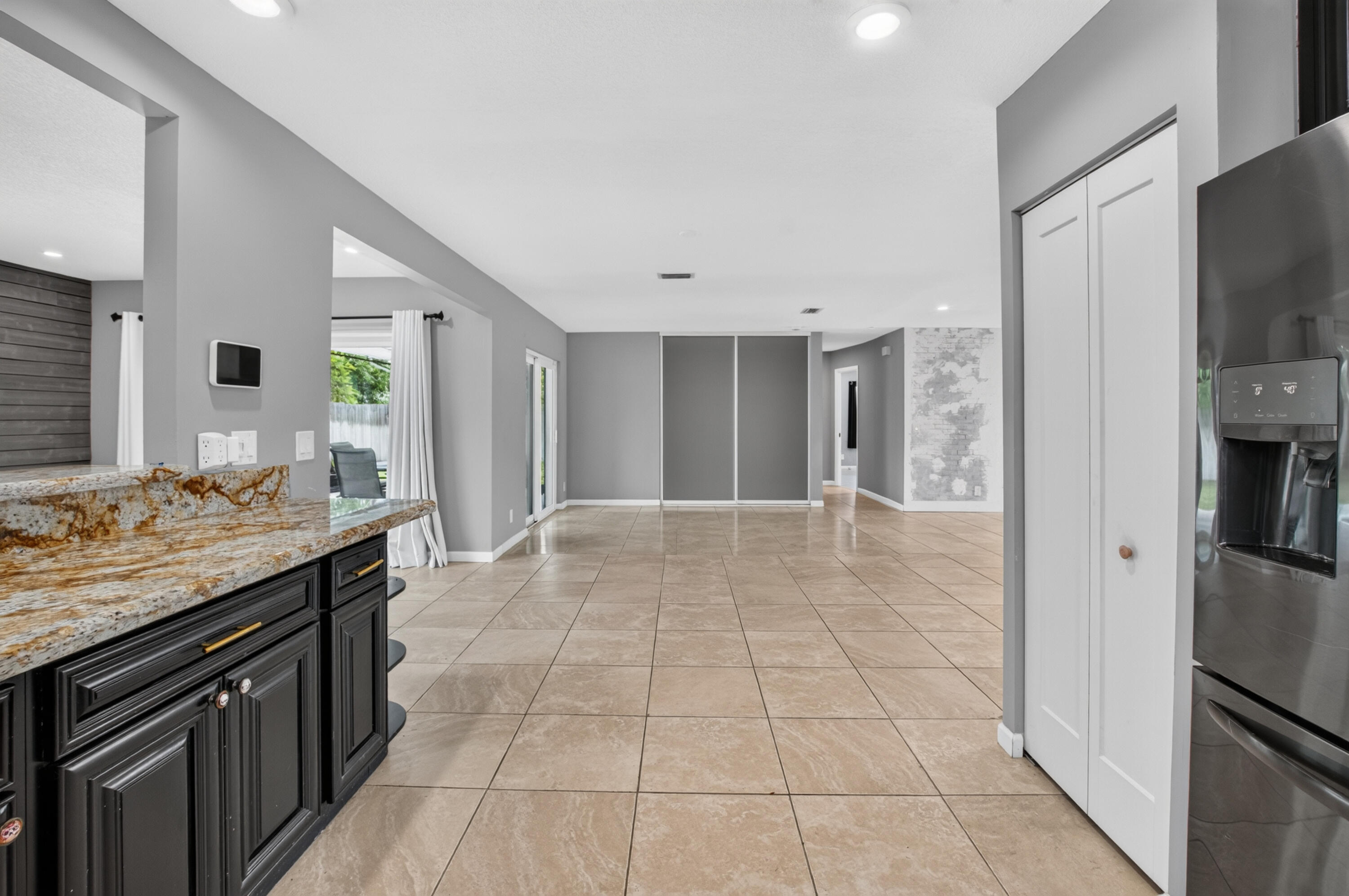 1023 SW 25TH Place