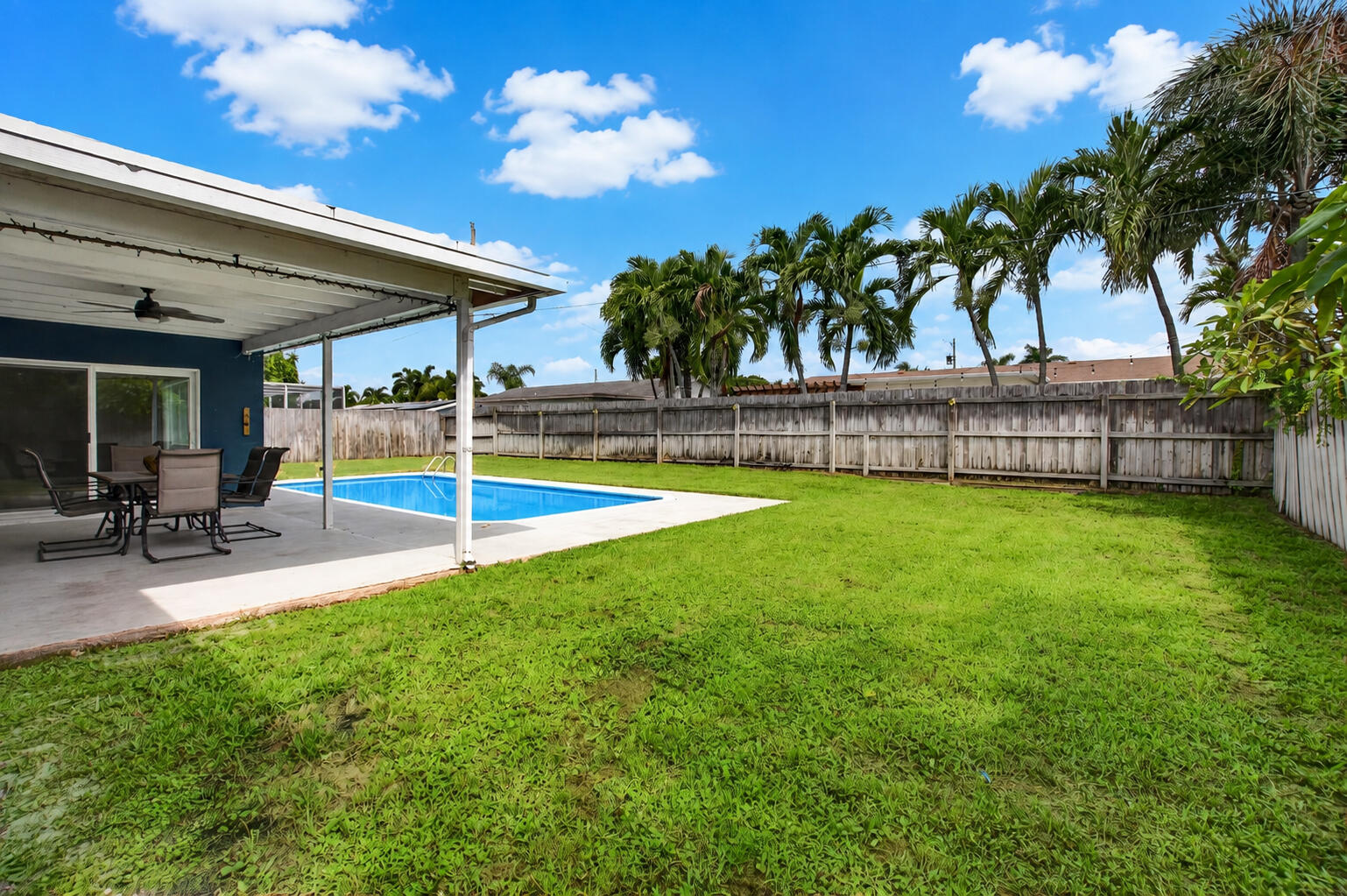 1023 SW 25TH Place