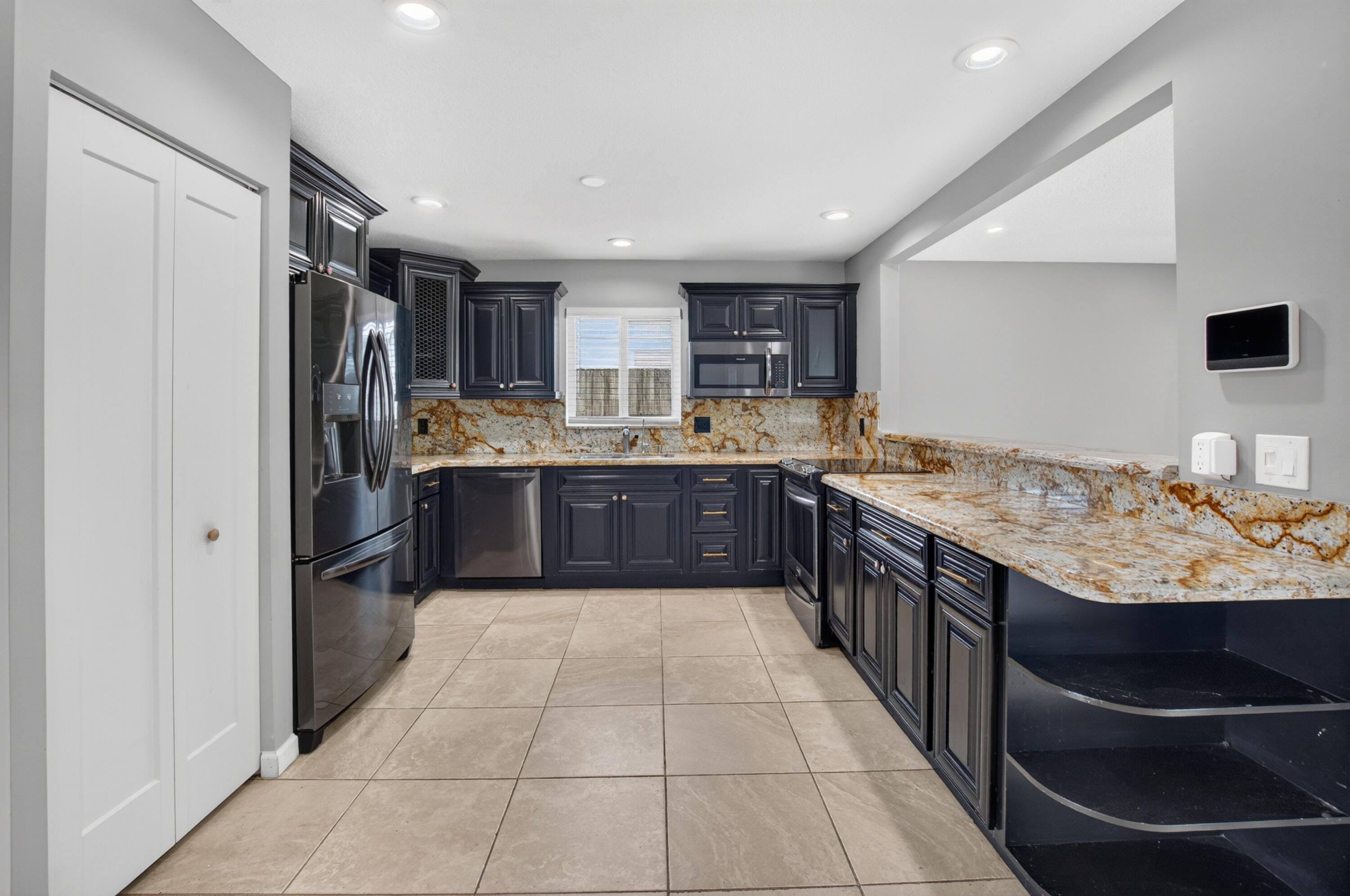1023 SW 25TH Place