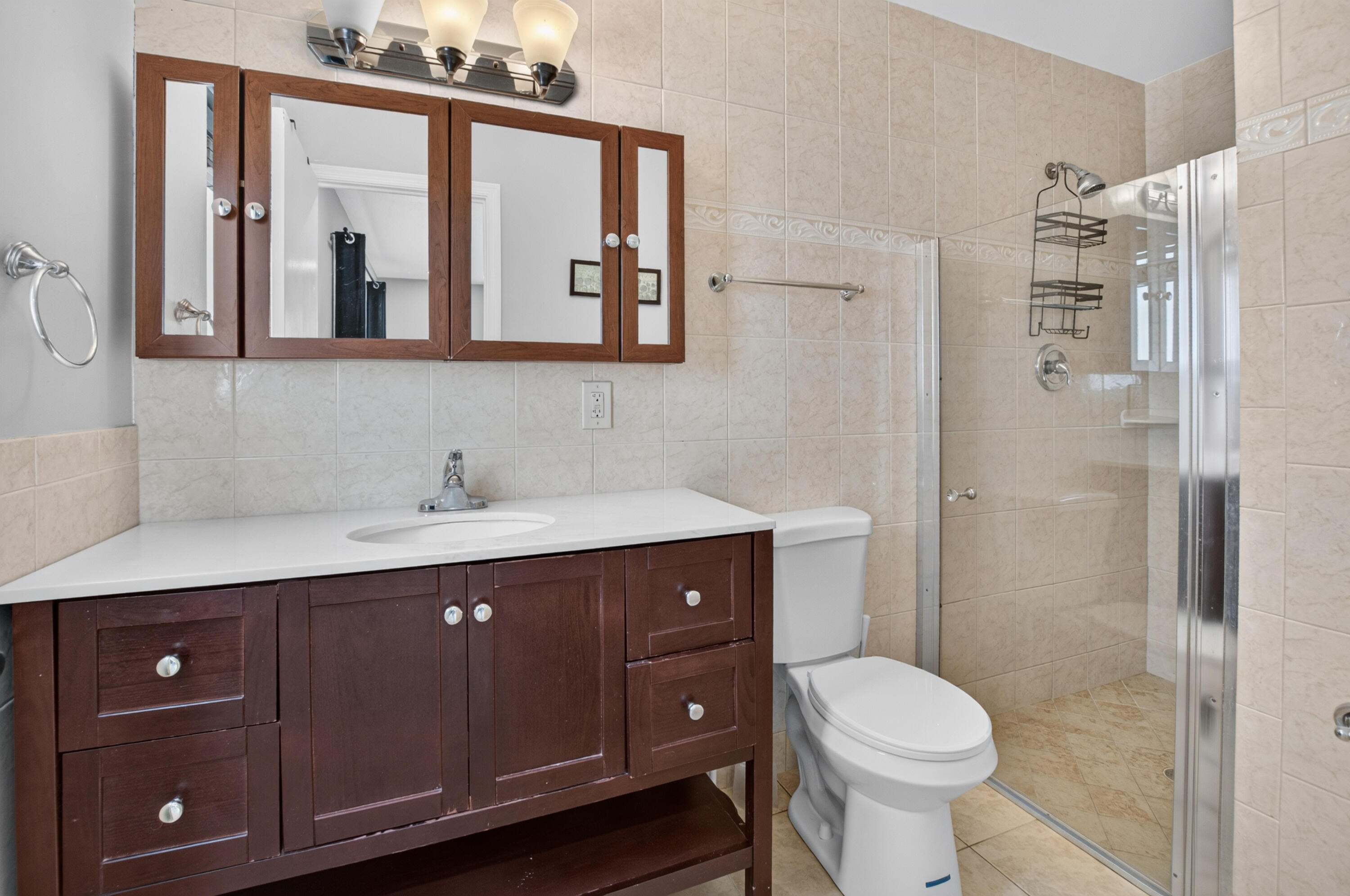 1023 SW 25TH Place