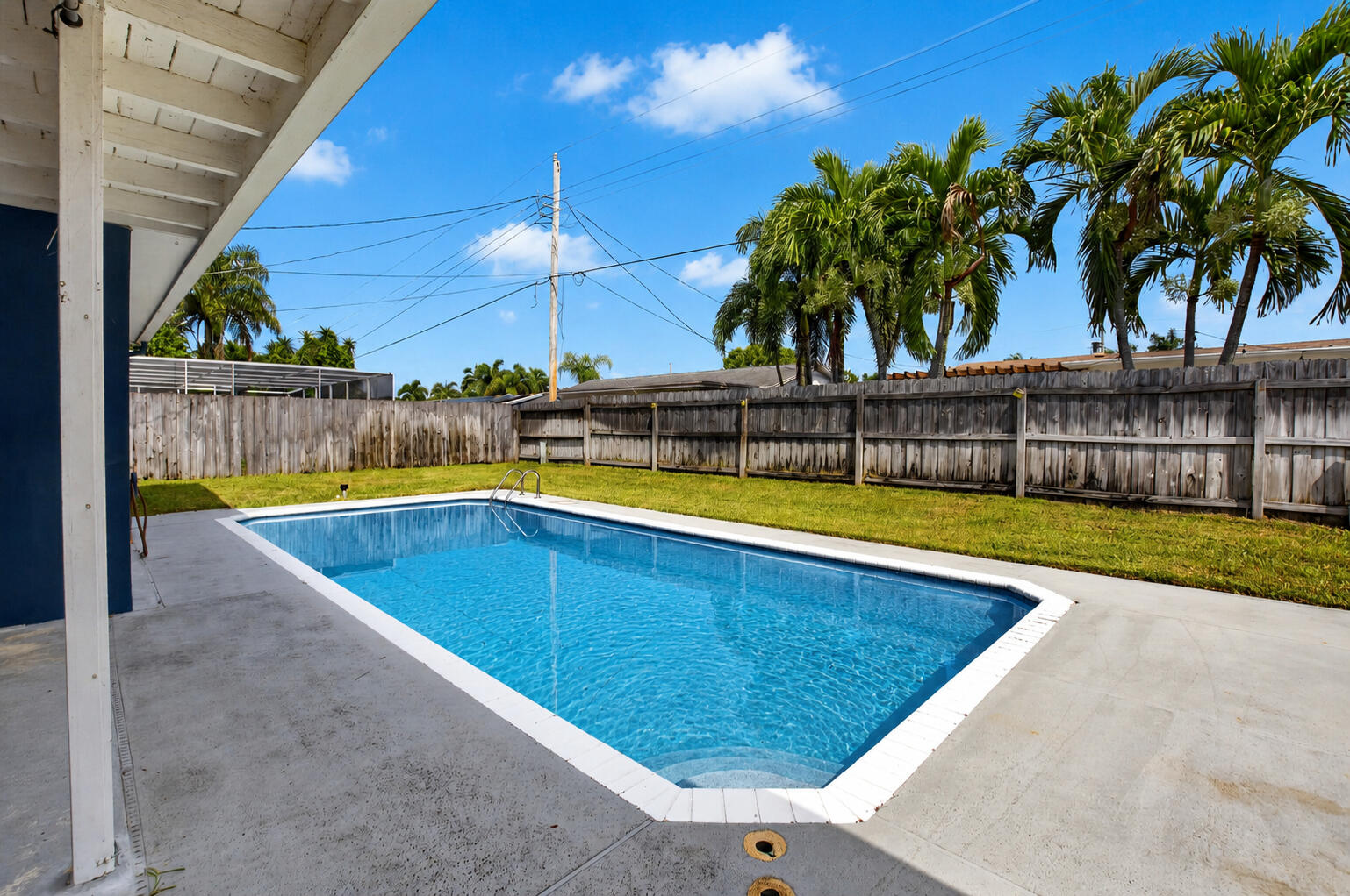 1023 SW 25TH Place