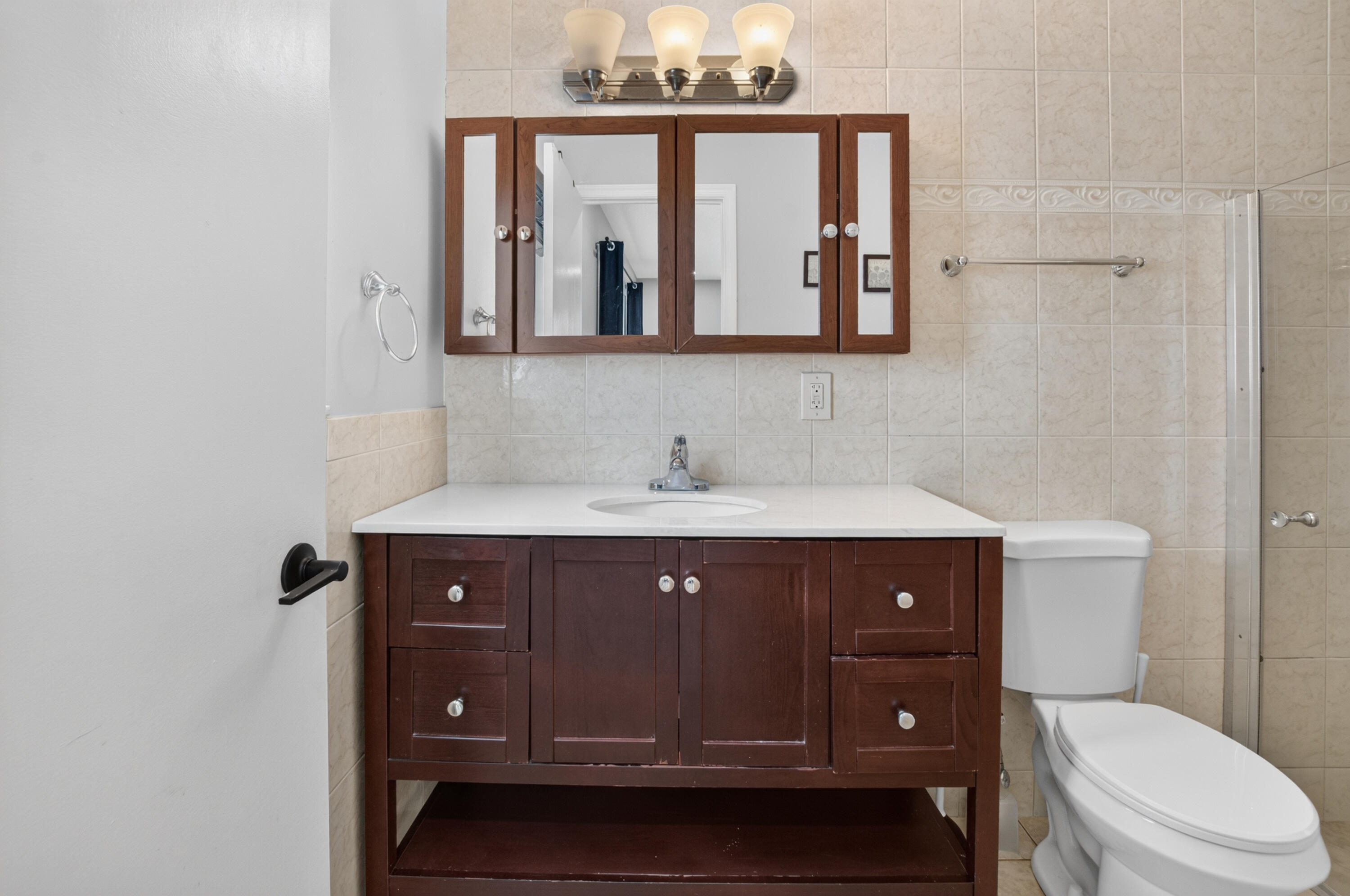 1023 SW 25TH Place