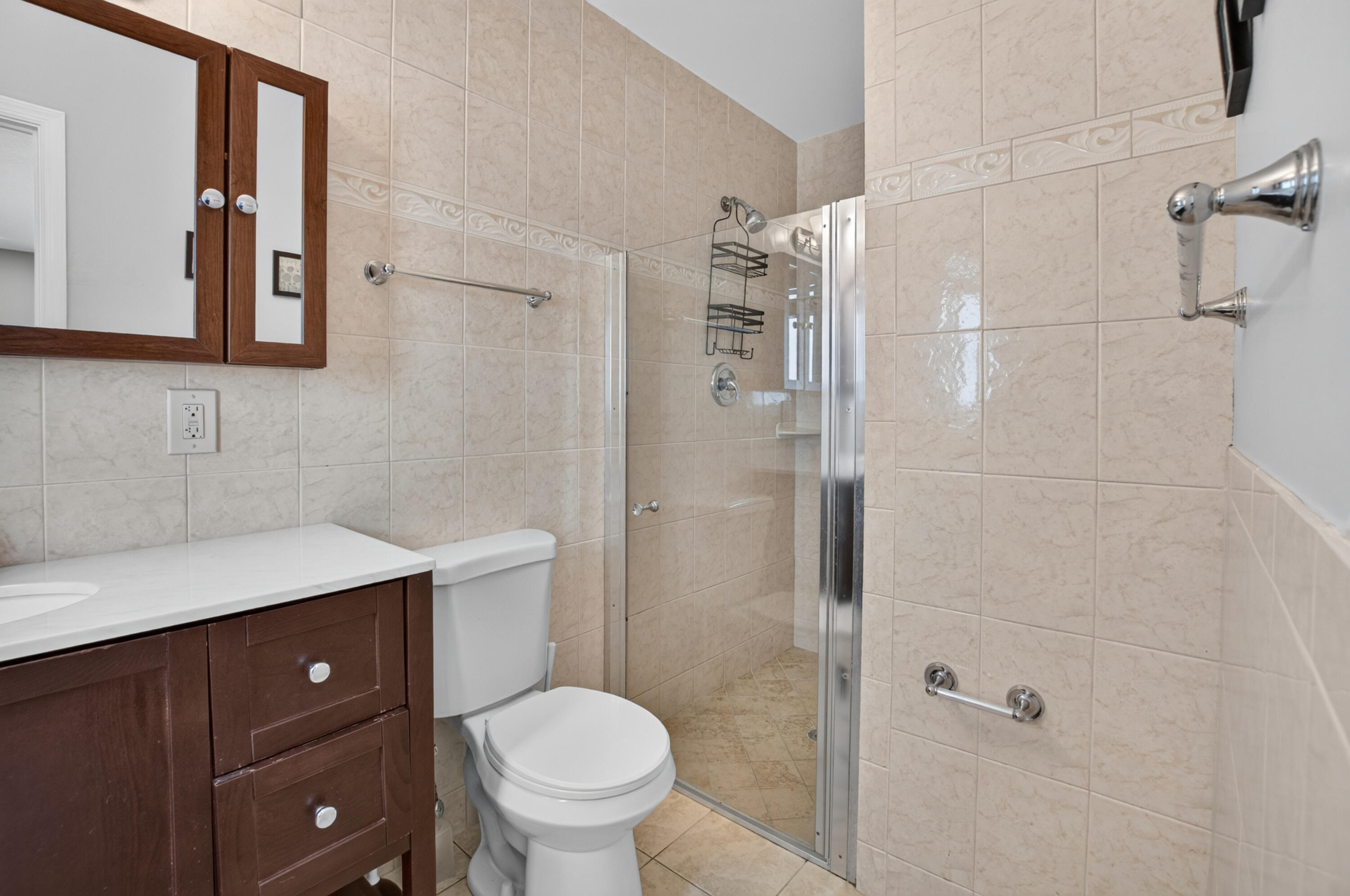 1023 SW 25TH Place