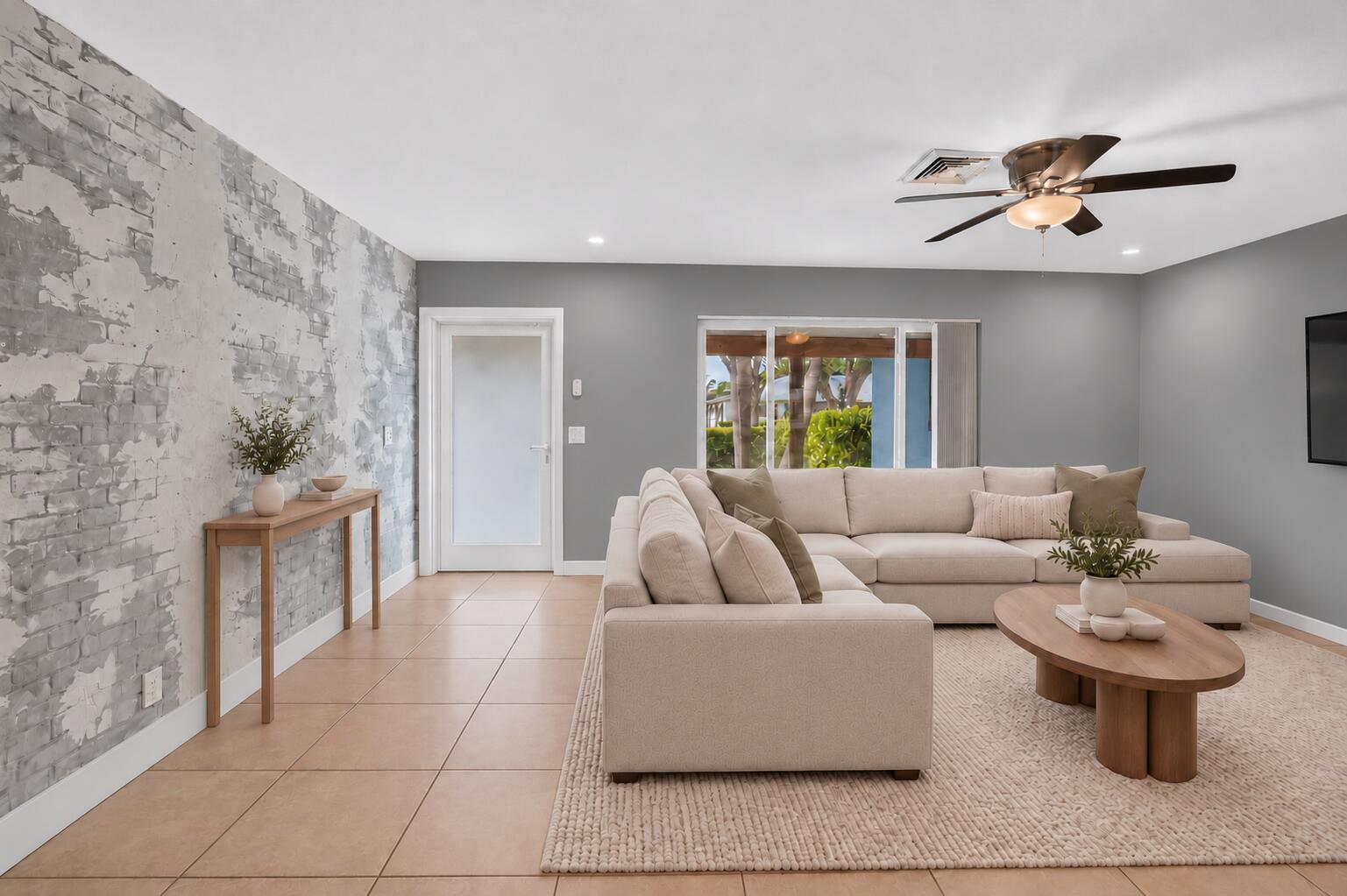 1023 SW 25TH Place