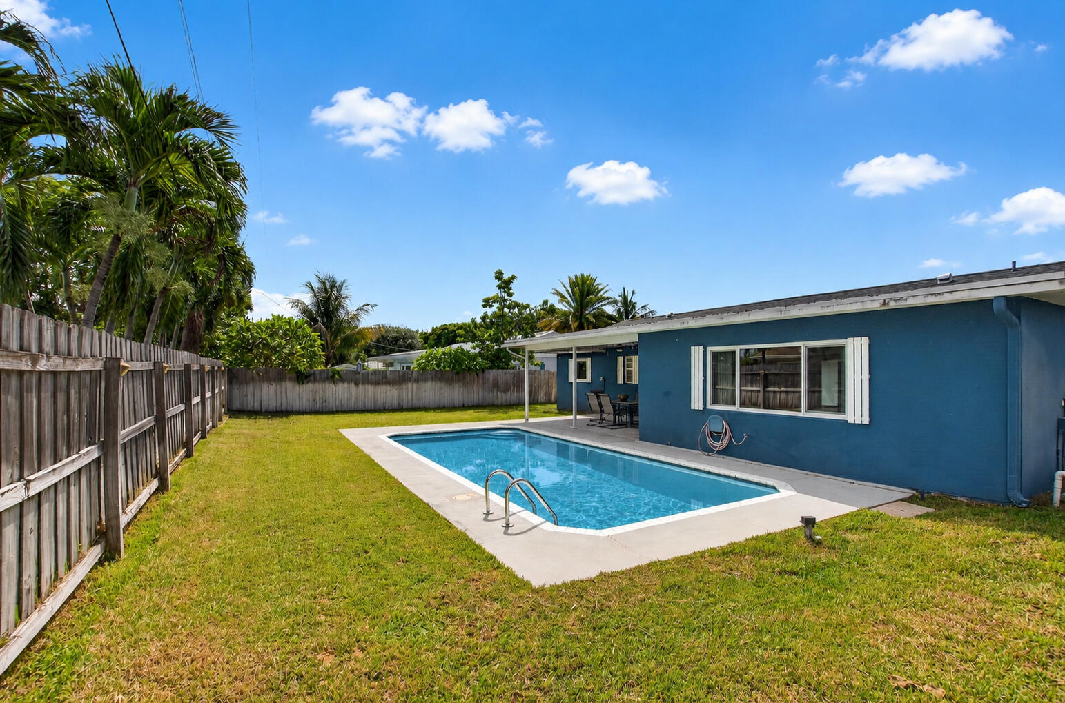 1023 SW 25TH Place