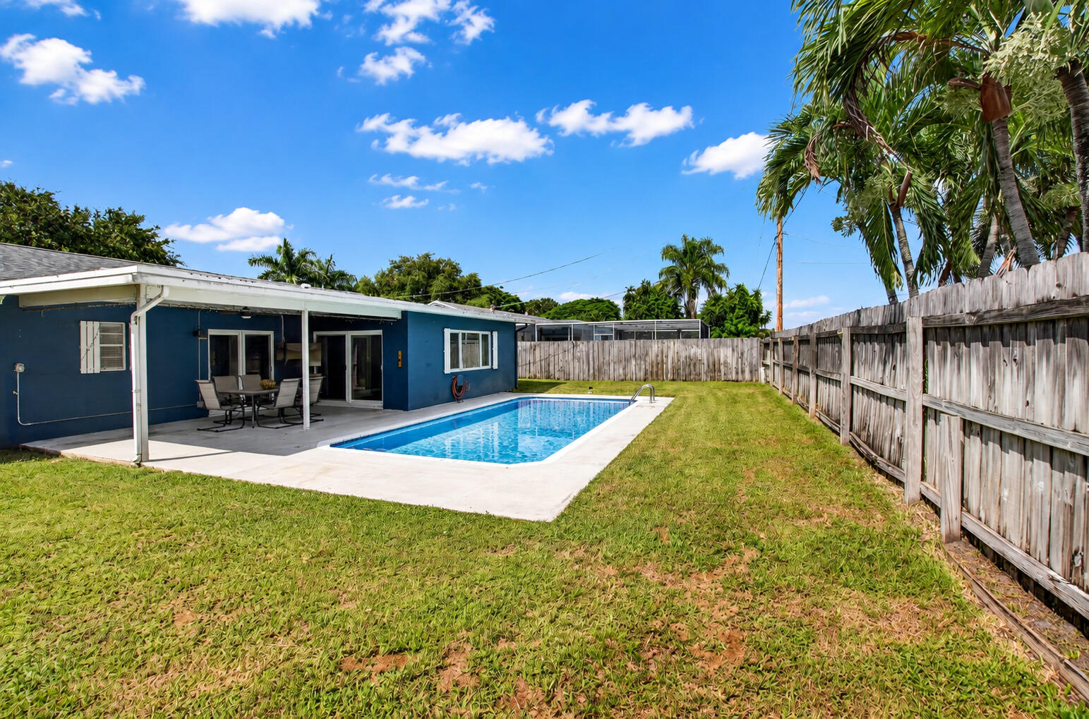1023 SW 25TH Place