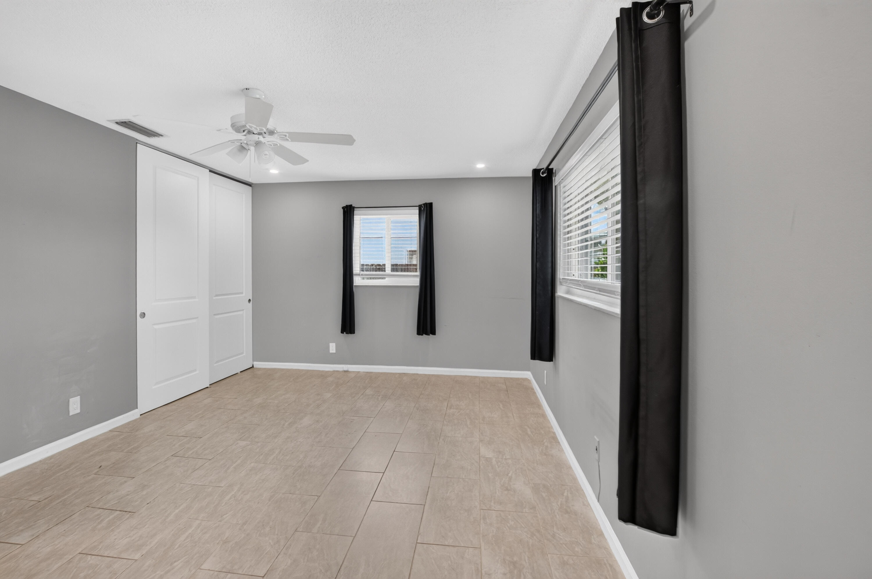 1023 SW 25TH Place