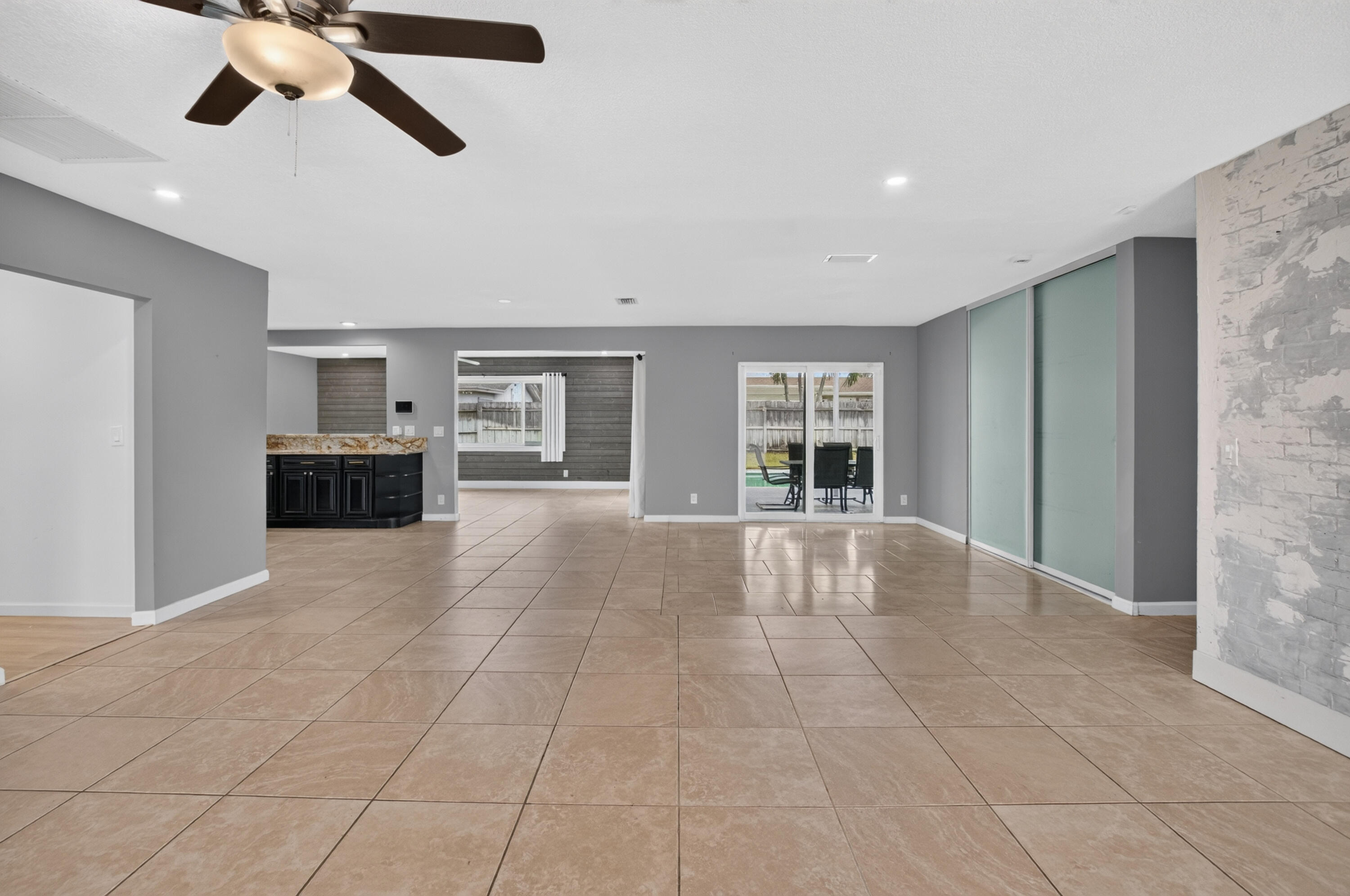 1023 SW 25TH Place