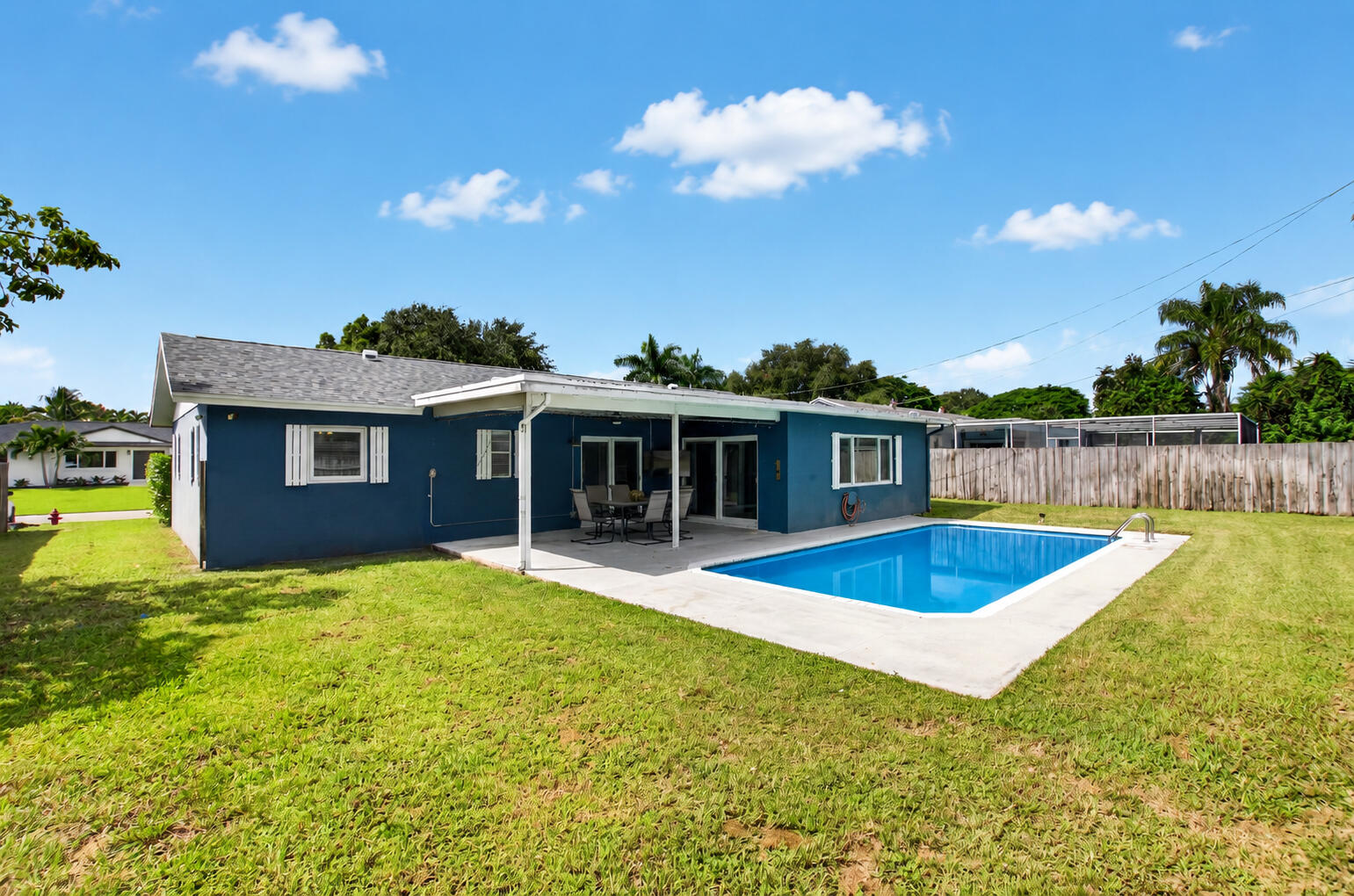 1023 SW 25TH Place