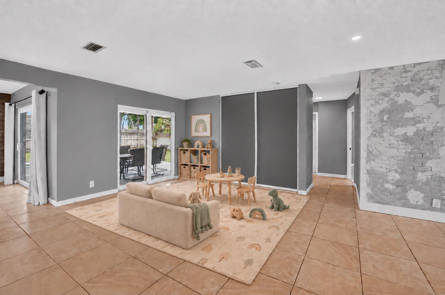 1023 SW 25TH Place