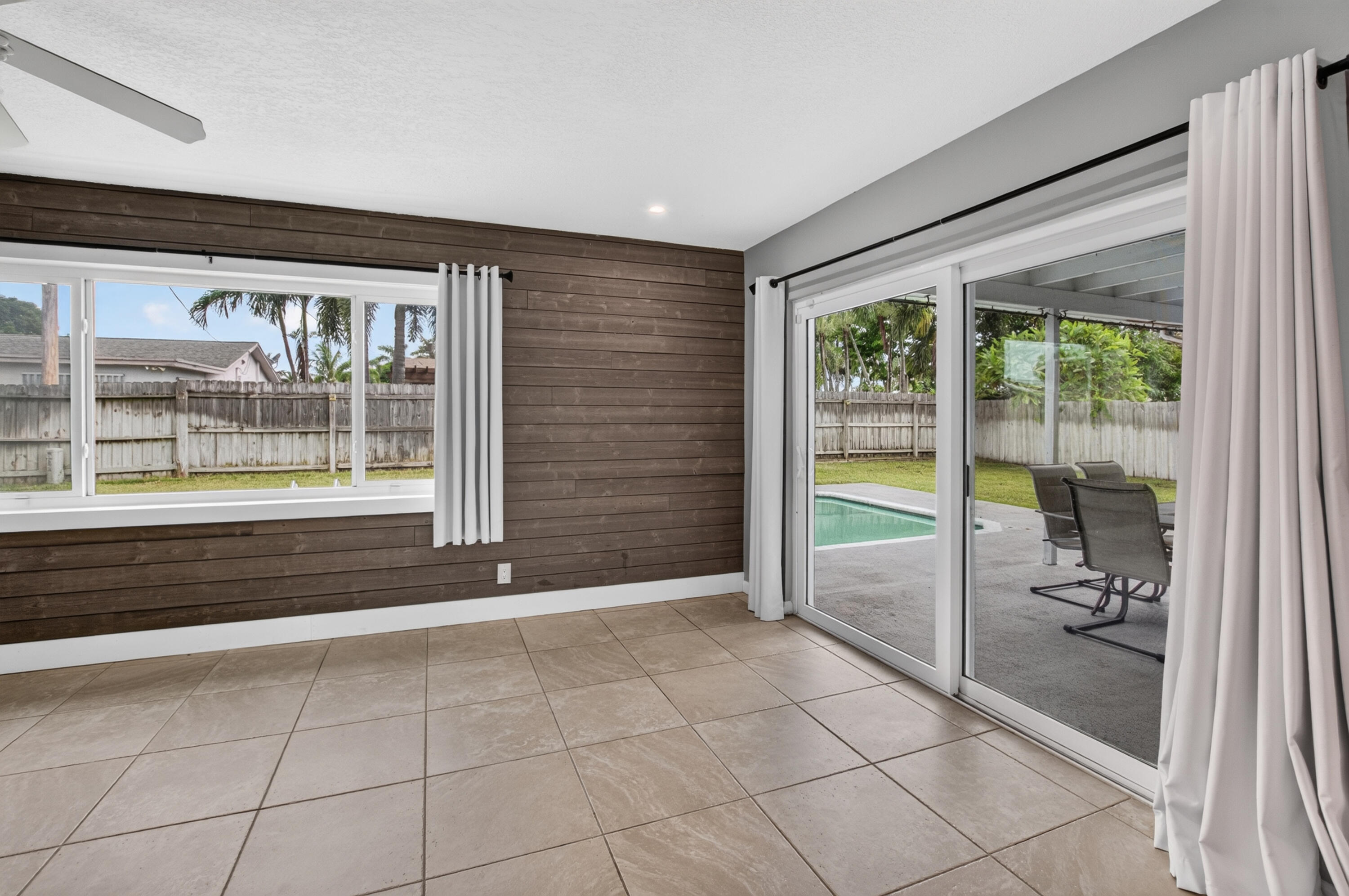 1023 SW 25TH Place