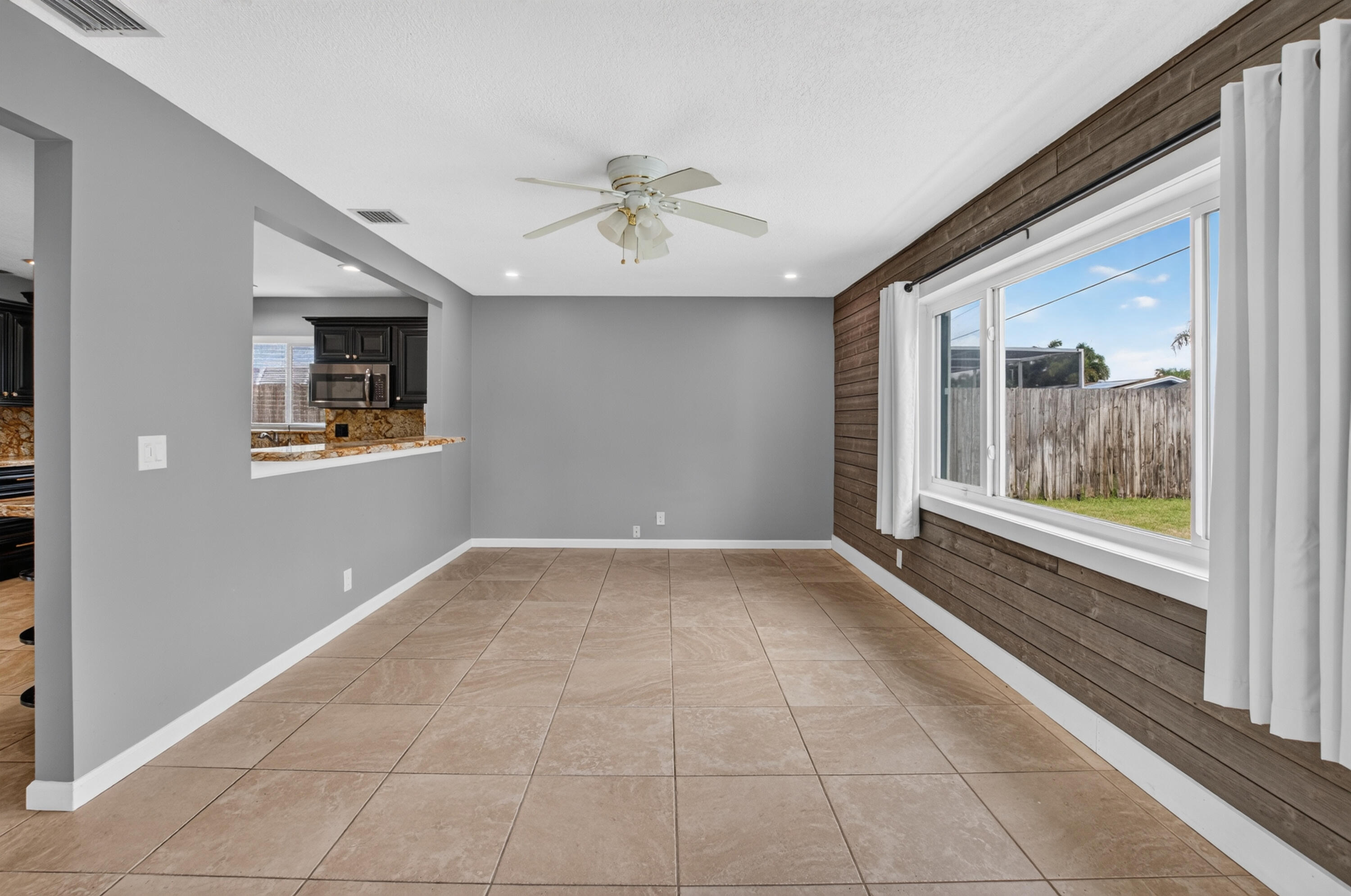 1023 SW 25TH Place