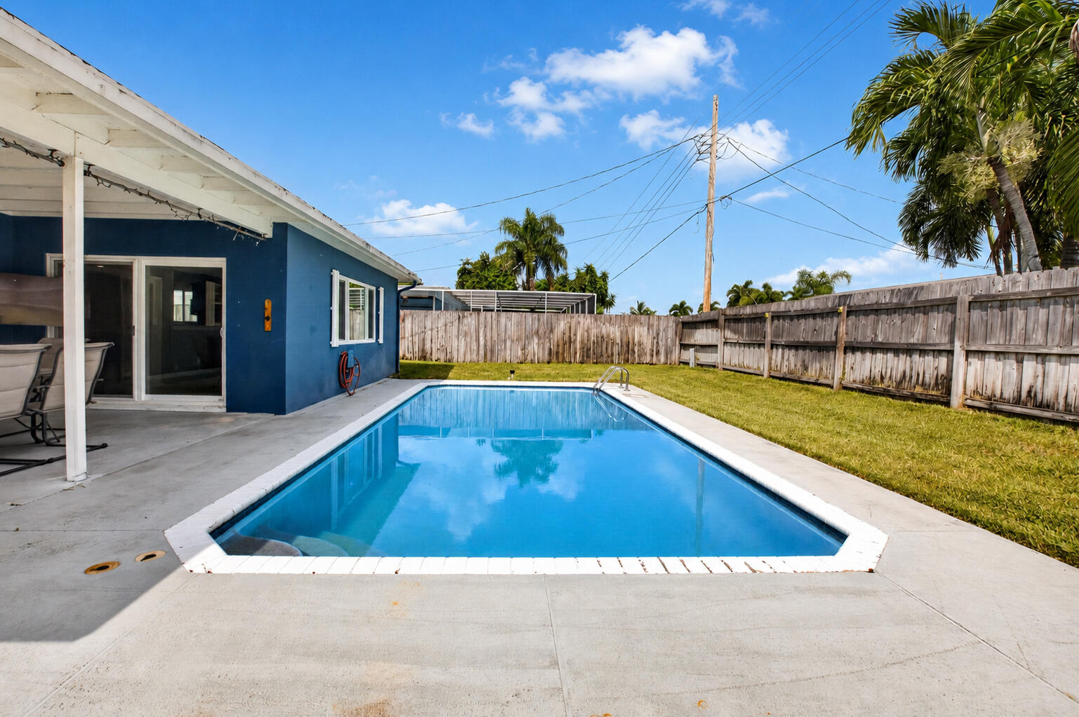 1023 SW 25TH Place