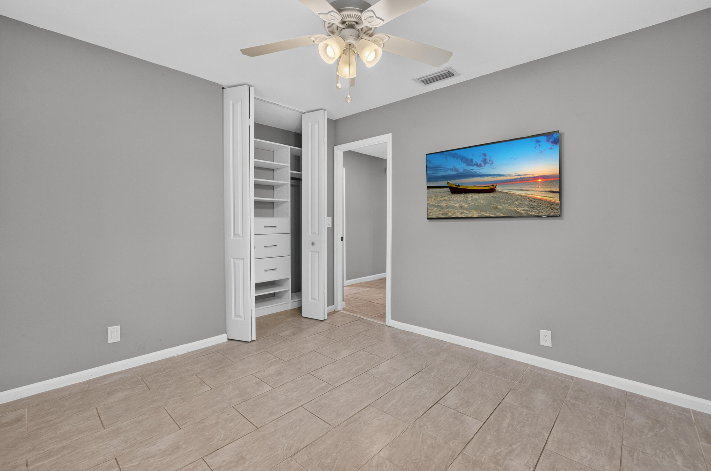 1023 SW 25TH Place