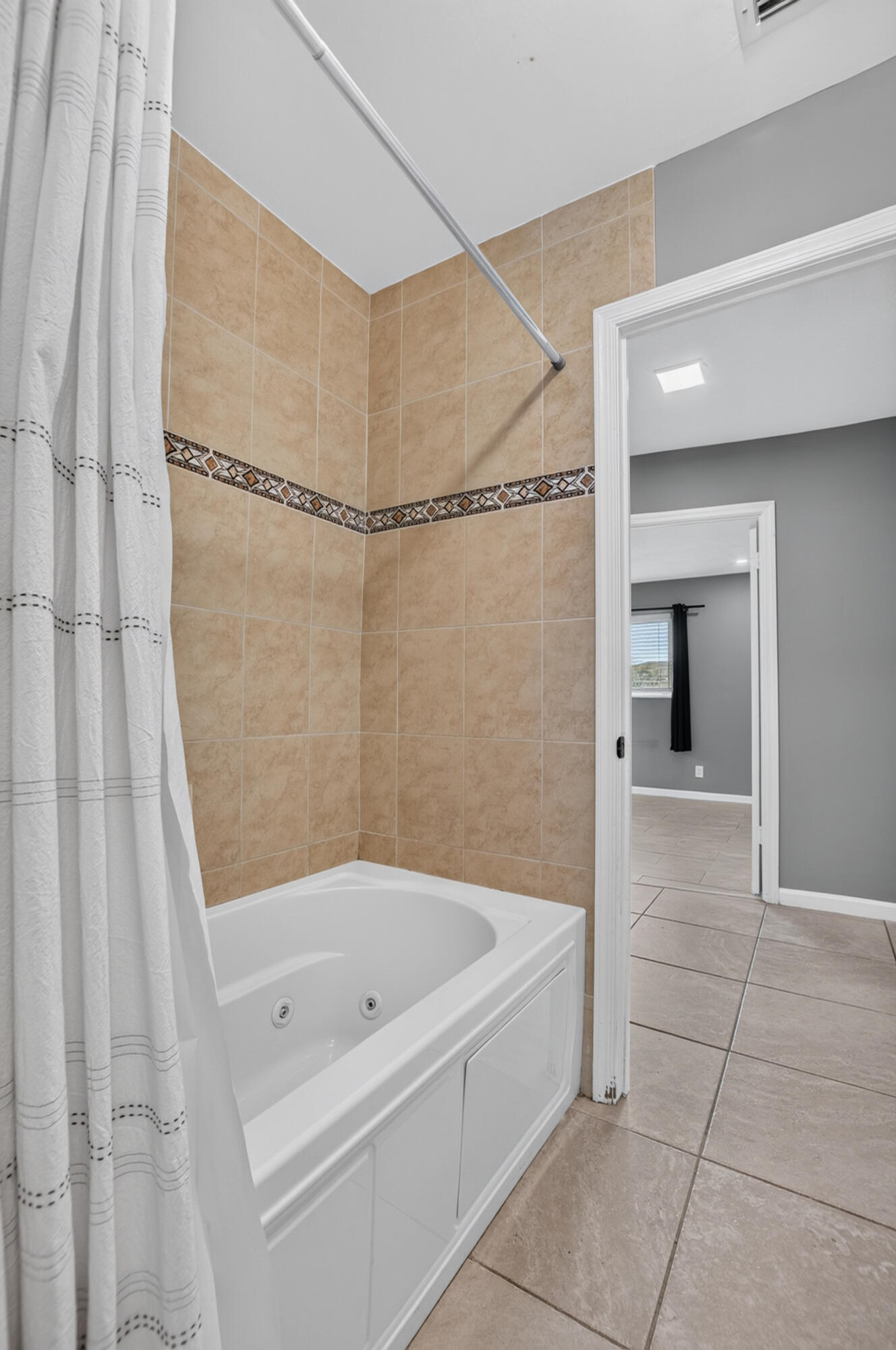 1023 SW 25TH Place