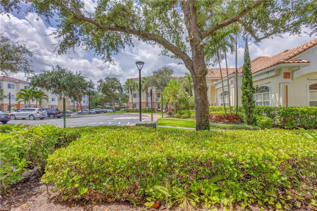 9833 Baywinds Dr 7102