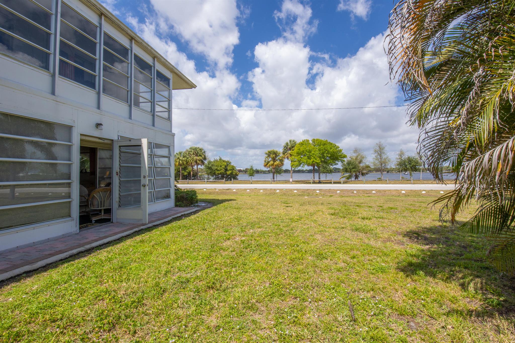 2286 Lake Osborne Drive 1