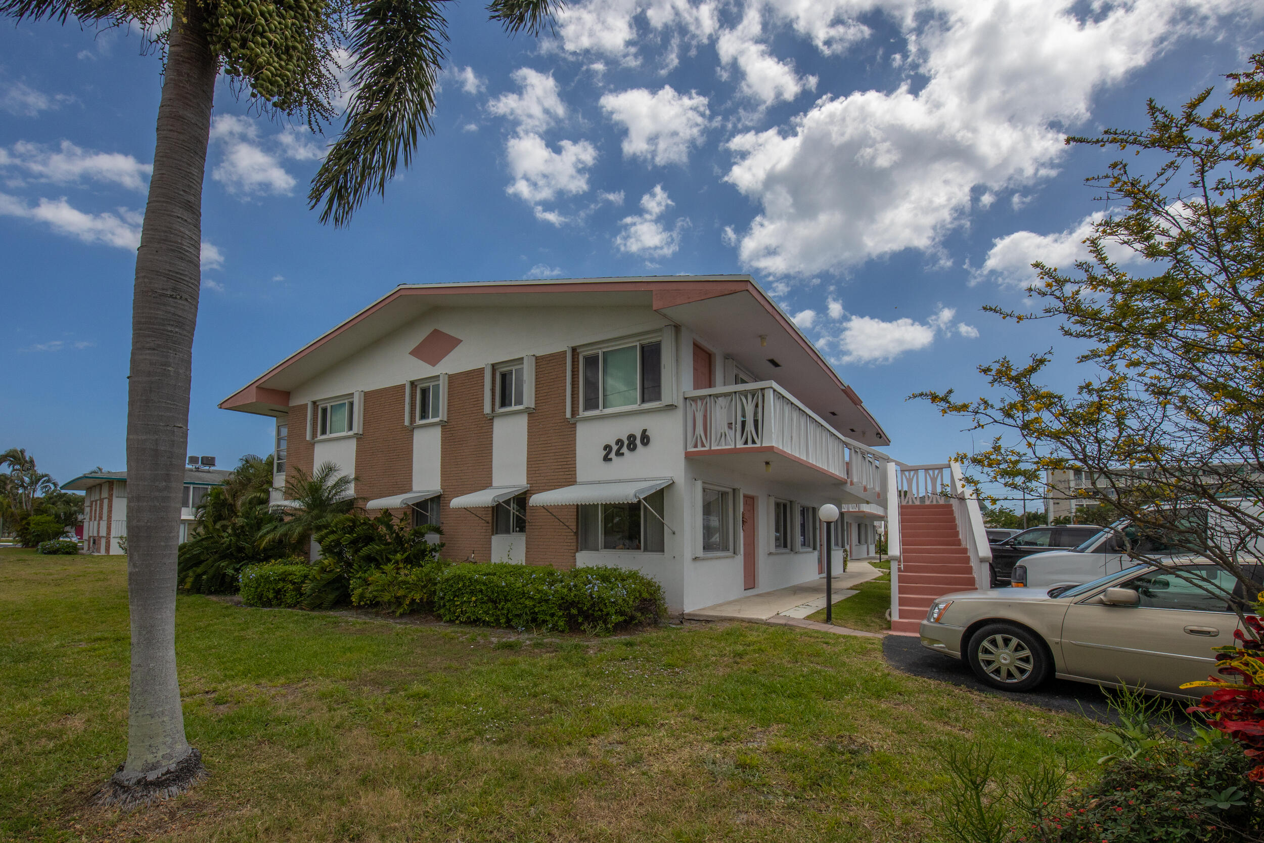 2286 Lake Osborne Drive 1